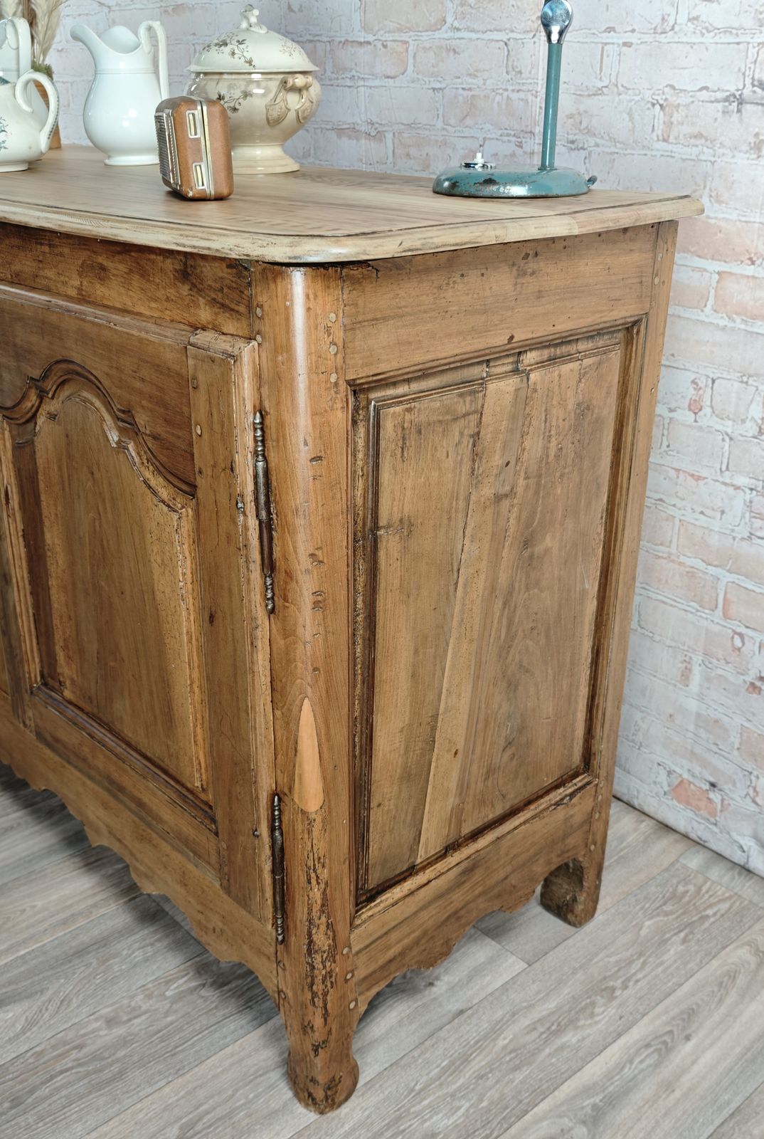 Buffet campagnard de style Louis XV, XIXᵉ siècle (estimation)