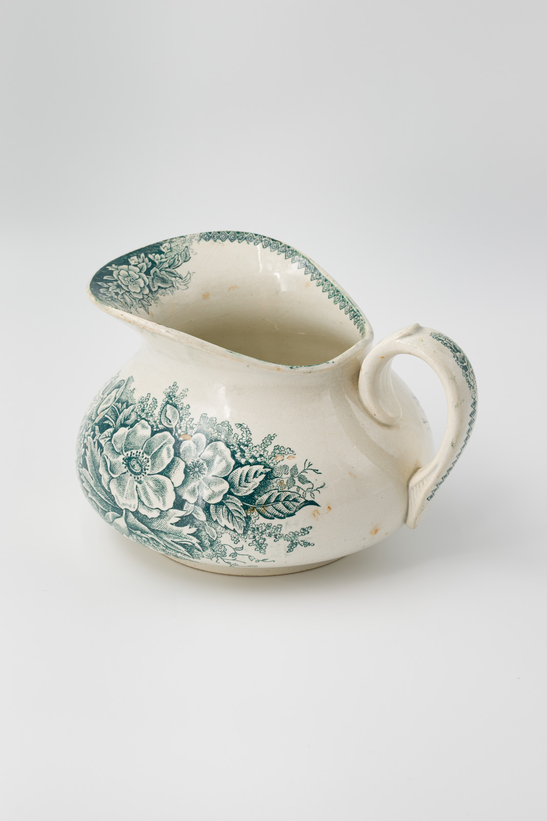Broc de toilette ancien en faïence à décor floral vert | Début XXe siècle