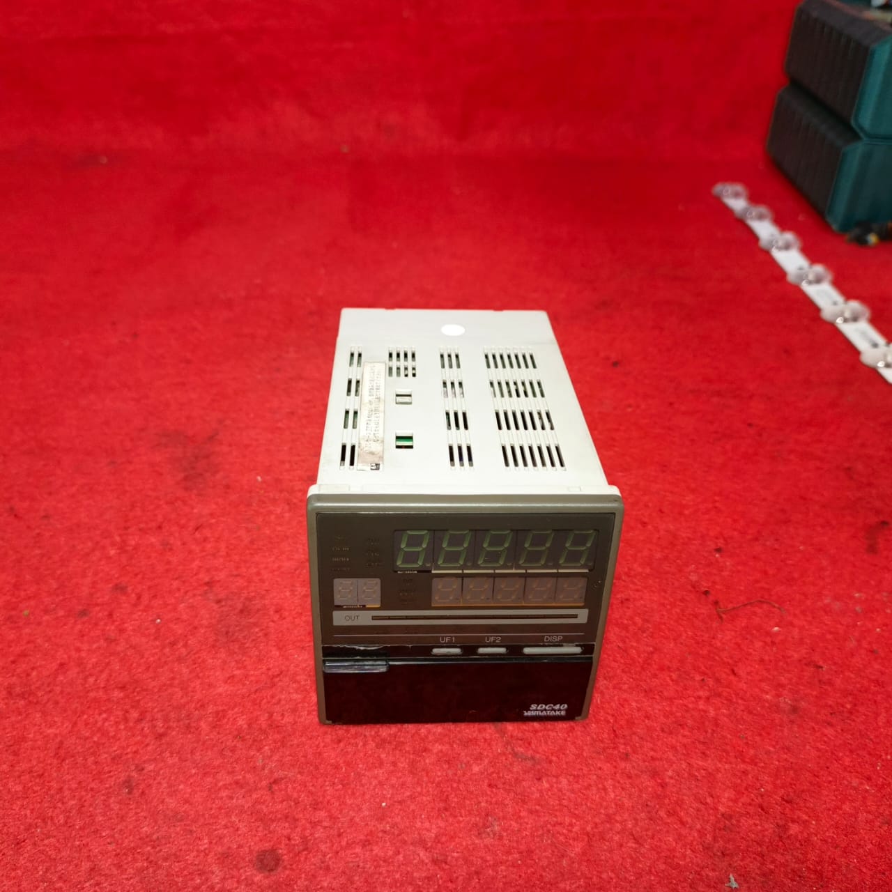 YAMATAKE SDC40 Digital Indicating Controller