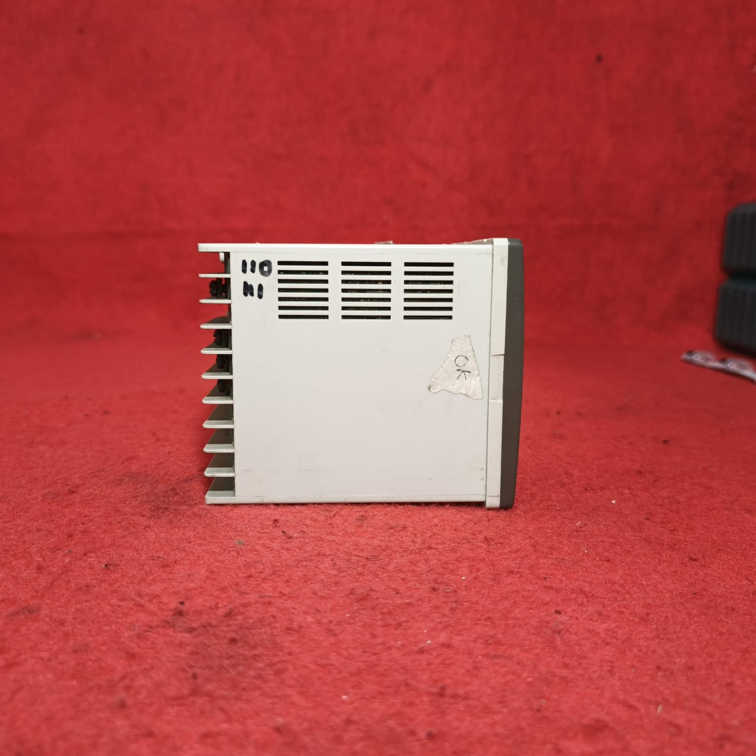 Azbil SDC31 digital indicating controller C315GA000300 Yamatake Corporation 