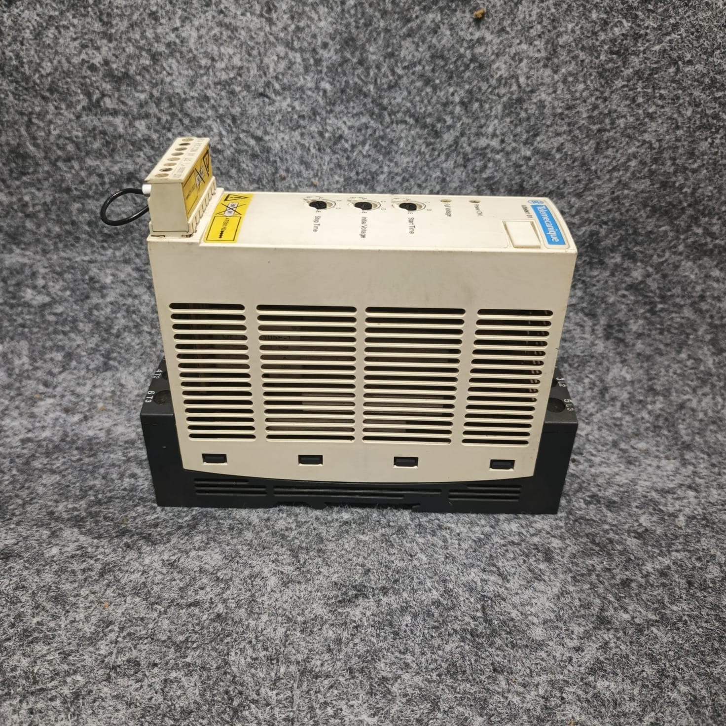 SCHNEIDER TELEMECANIQUE ALTISTART 01 ATS01N222QN SOFT STARTER 22A, 380-415V, 7.5-11kW 