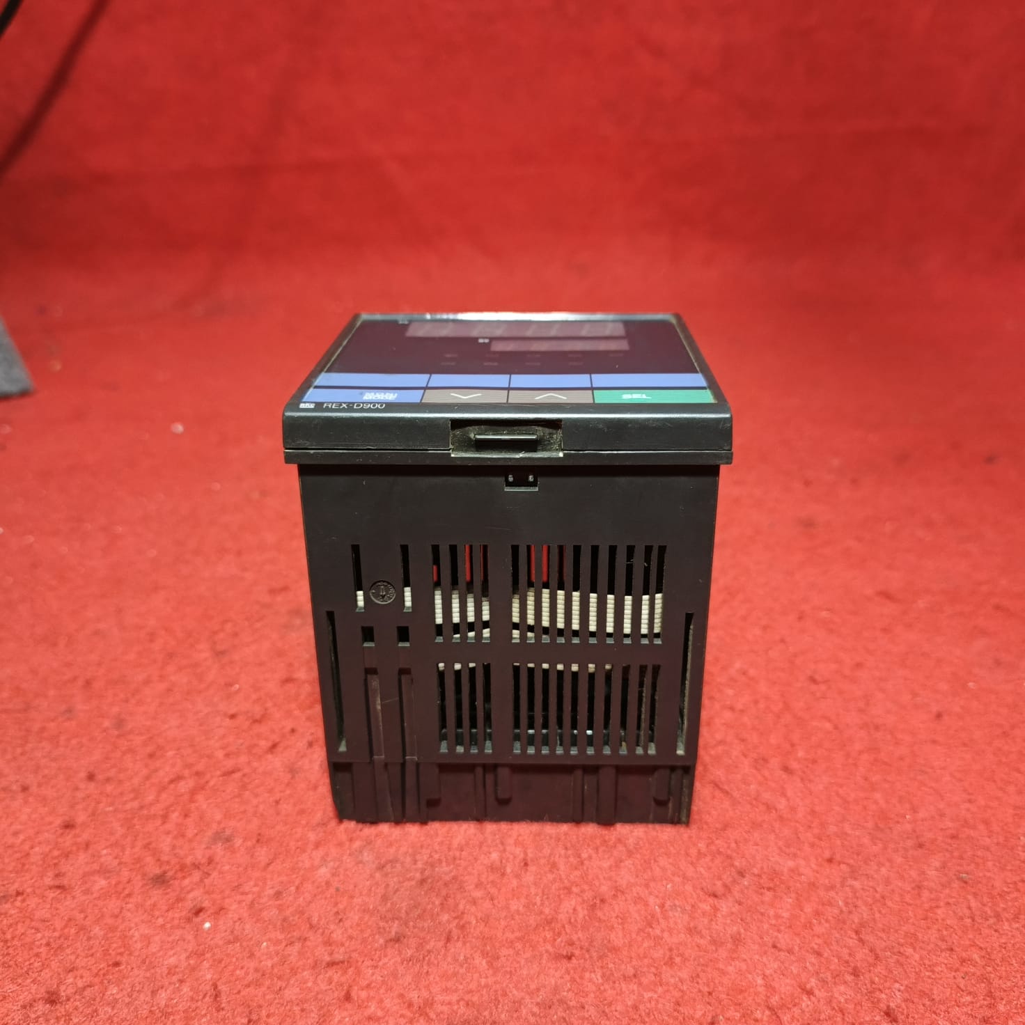 RKC REX-D900 MODEL D900W-MDN-N-5 Digital Temperature Controller