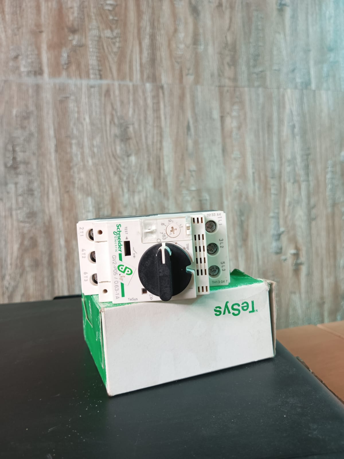TeSys GV2 P05 - Motor circuit breaker - thermal-magnetic - 0.63…1 A 