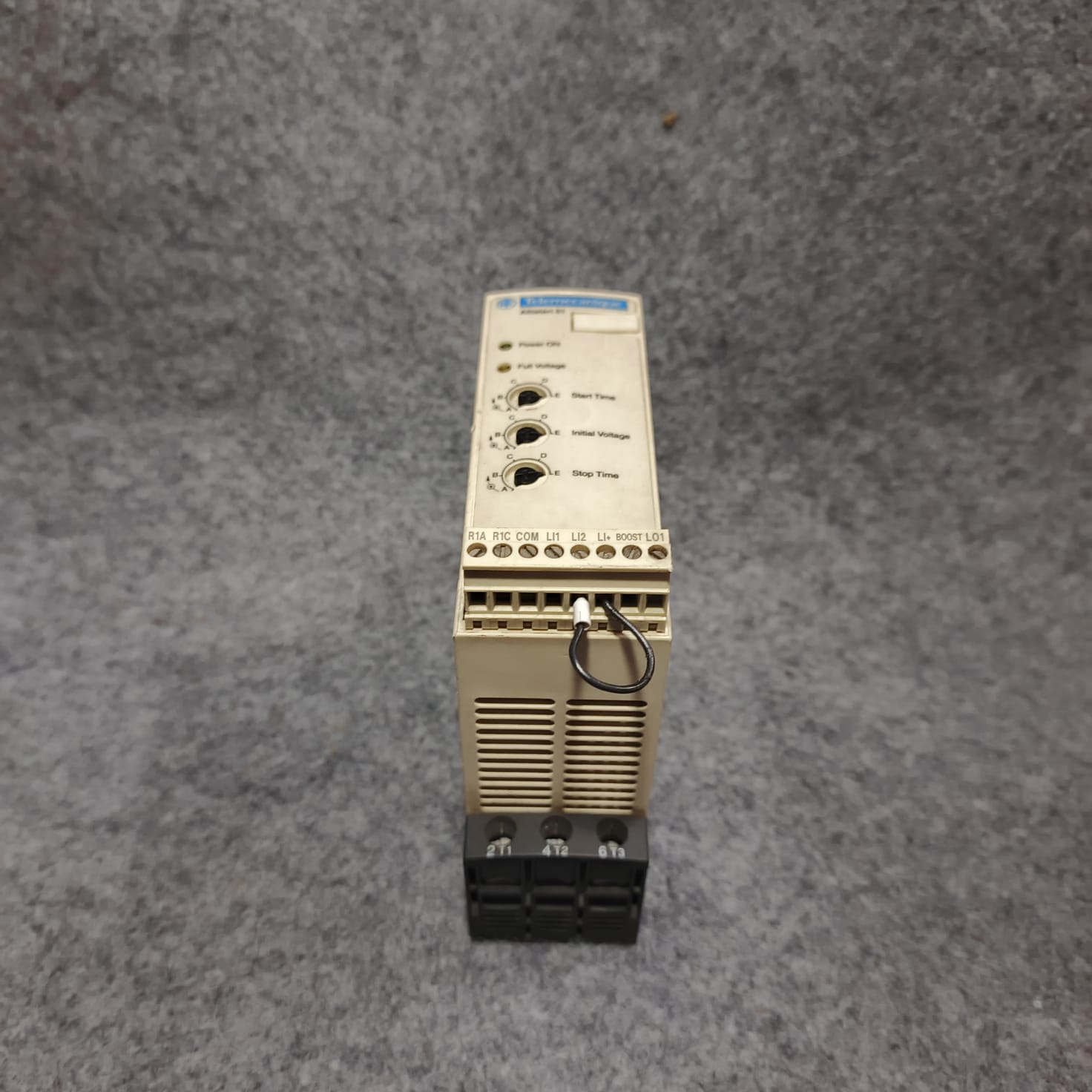 SCHNEIDER TELEMECANIQUE ALTISTART 01 ATS01N222QN SOFT STARTER 22A, 380-415V, 7.5-11kW 