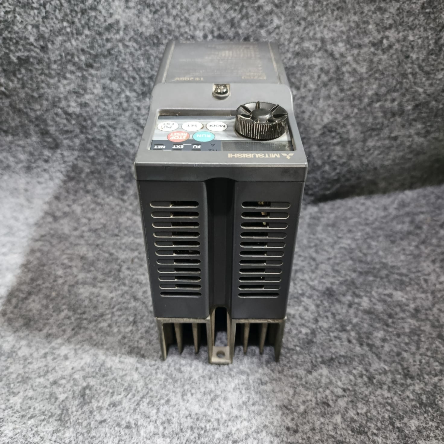 Mitsubishi FR D720S 0.4K CHT 