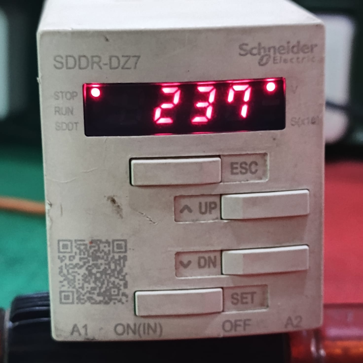 SCHNEIDER SDDR-DZ7 SHUTDOWN AUTO RESTART RELAY 