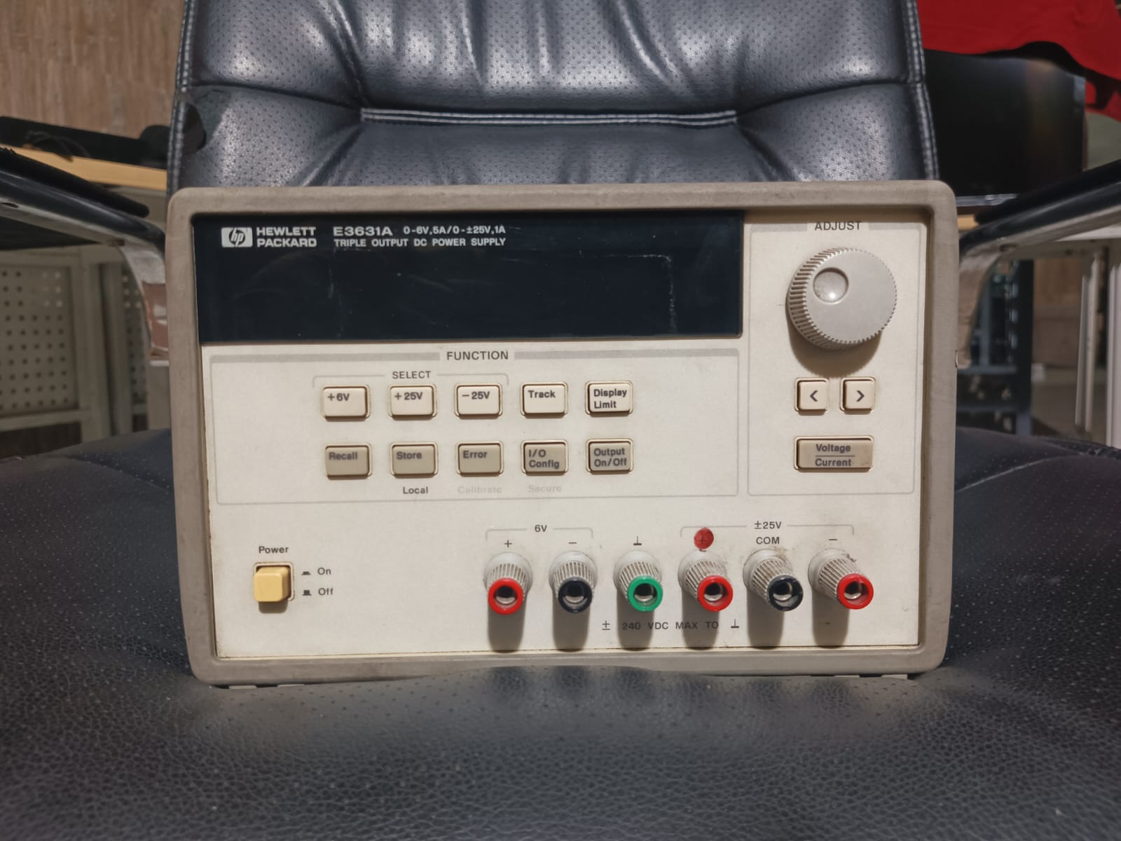 HEWLETT-PACKARD E3631A 
