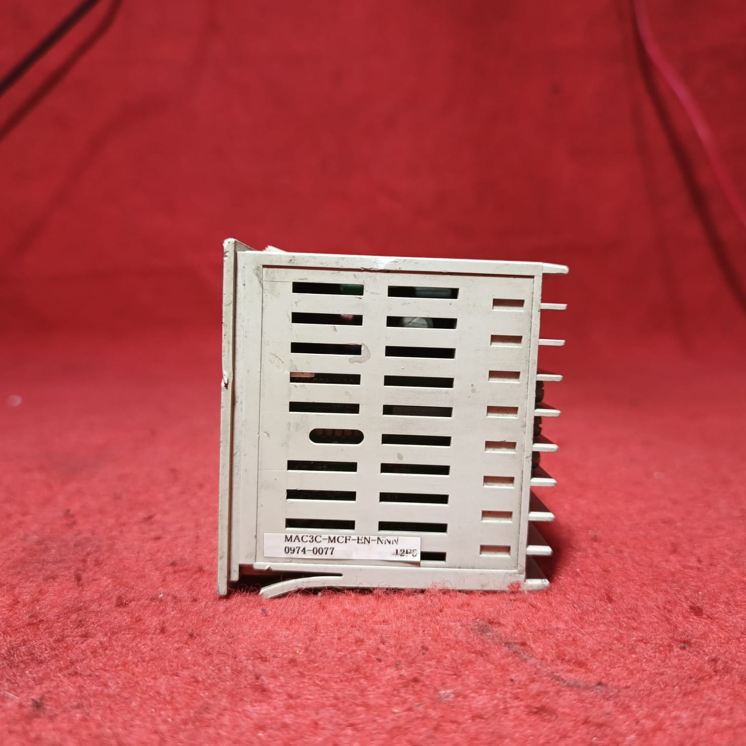 SHIMAX MAC3C-MCF-EN-NNN Temperature Controller
