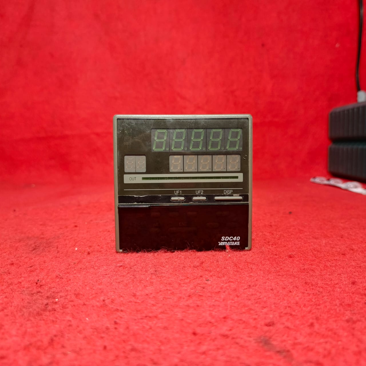 YAMATAKE SDC40 Digital Indicating Controller