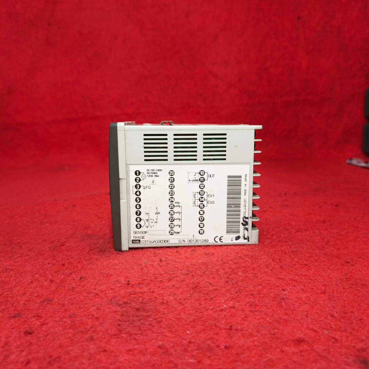 Azbil SDC31 digital indicating controller C315GA000300 Yamatake Corporation 