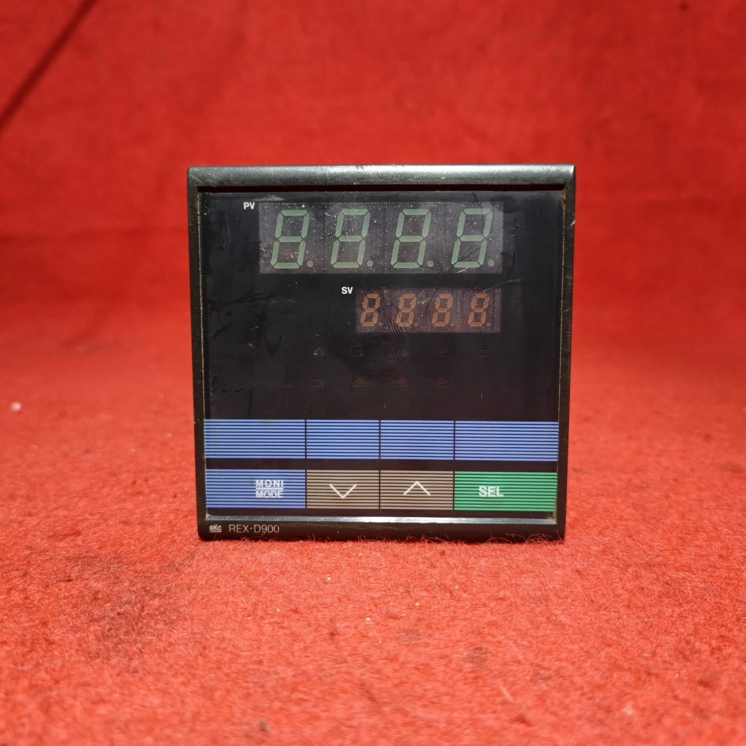 RKC REX-D900 MODEL D900W-MDN-N-5 Digital Temperature Controller