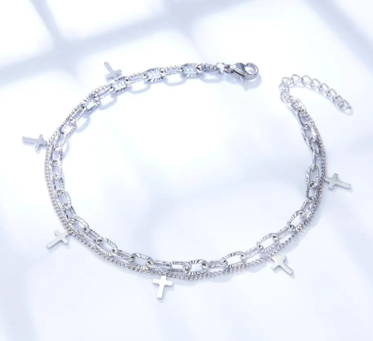 Collier doré avec pendentifs croix