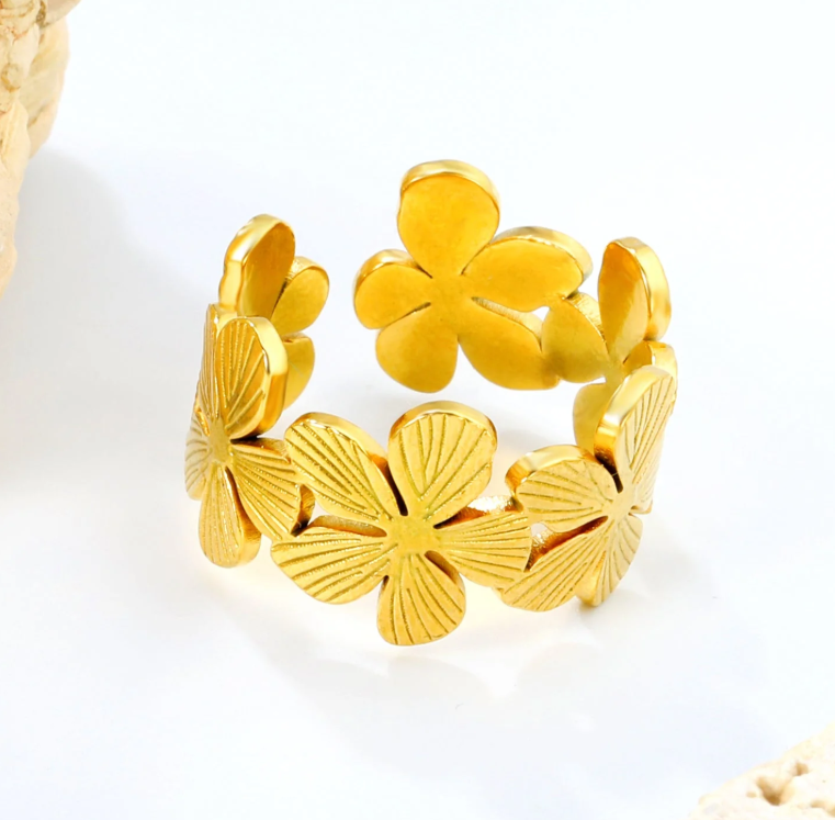 Bague fleurie dorée