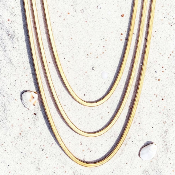 Collier à chaîne serpent dorée