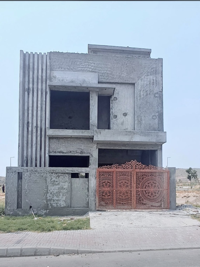 Neo - Classical Grey Structure 