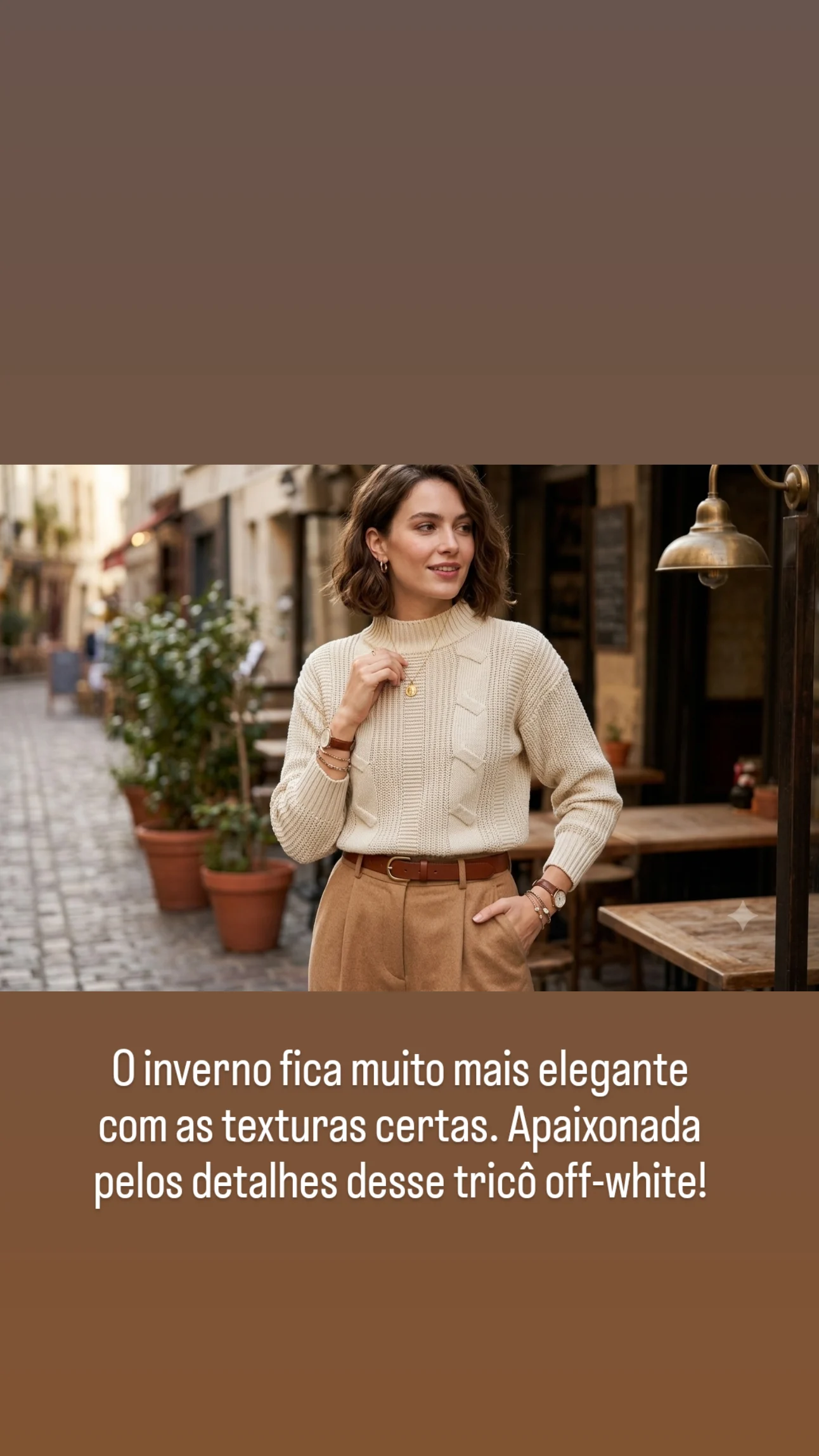 Blusa de Tricô Canelada Off-White com Gola Alta
