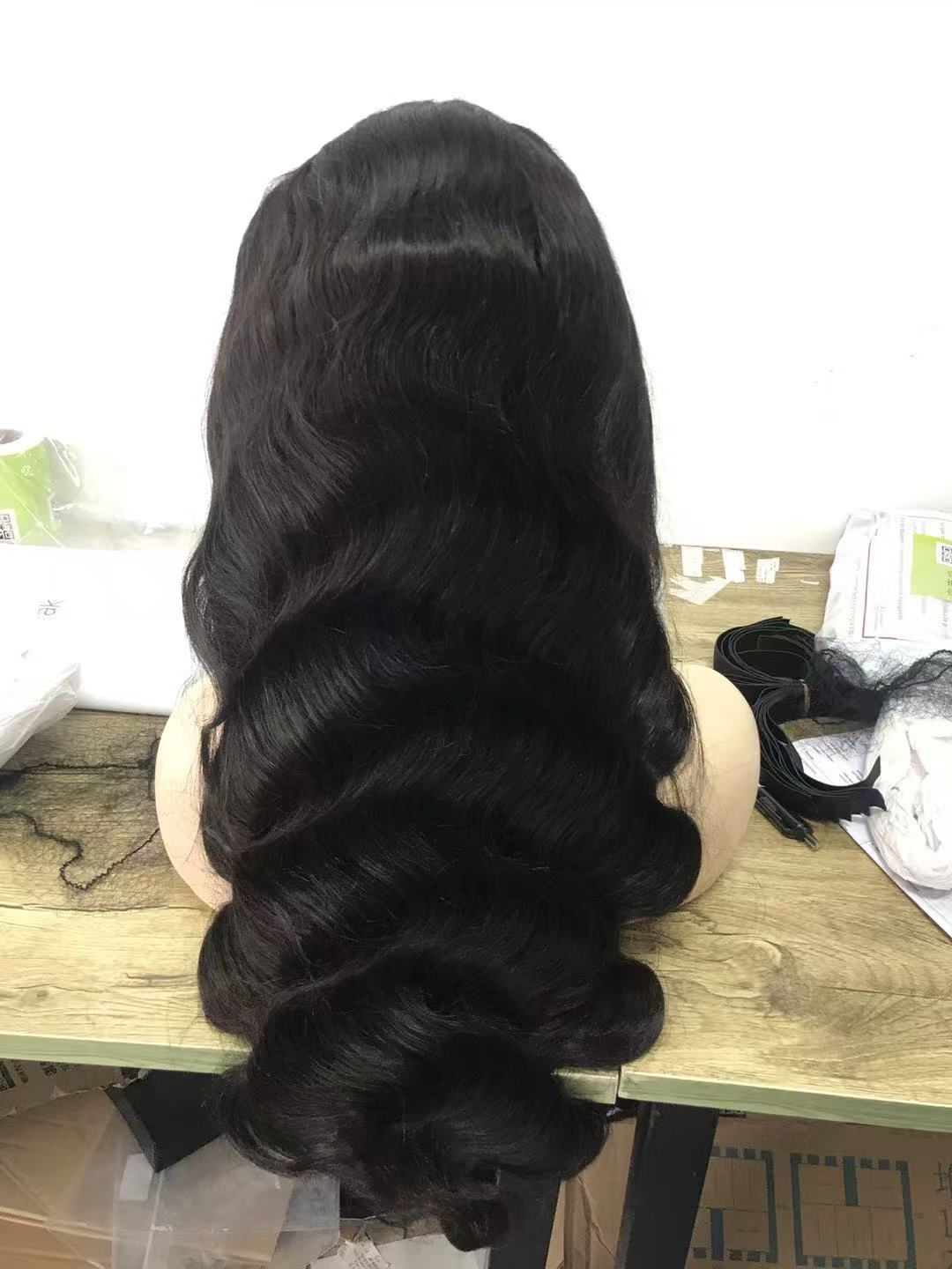 28 Inch Body Wave  Full Lace Human Hair Wig Density 250 %