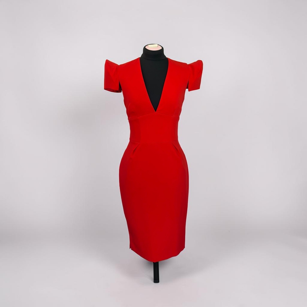 Robe Audacieuse Écarlate au Décolleté Plongeant
