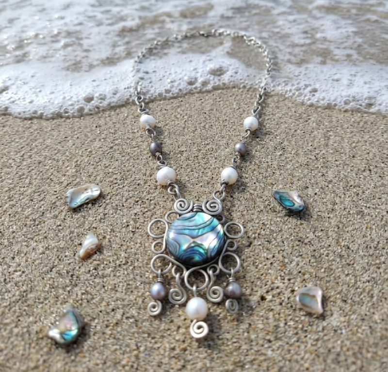 Collar de Alpaca con Abulón y Perlas