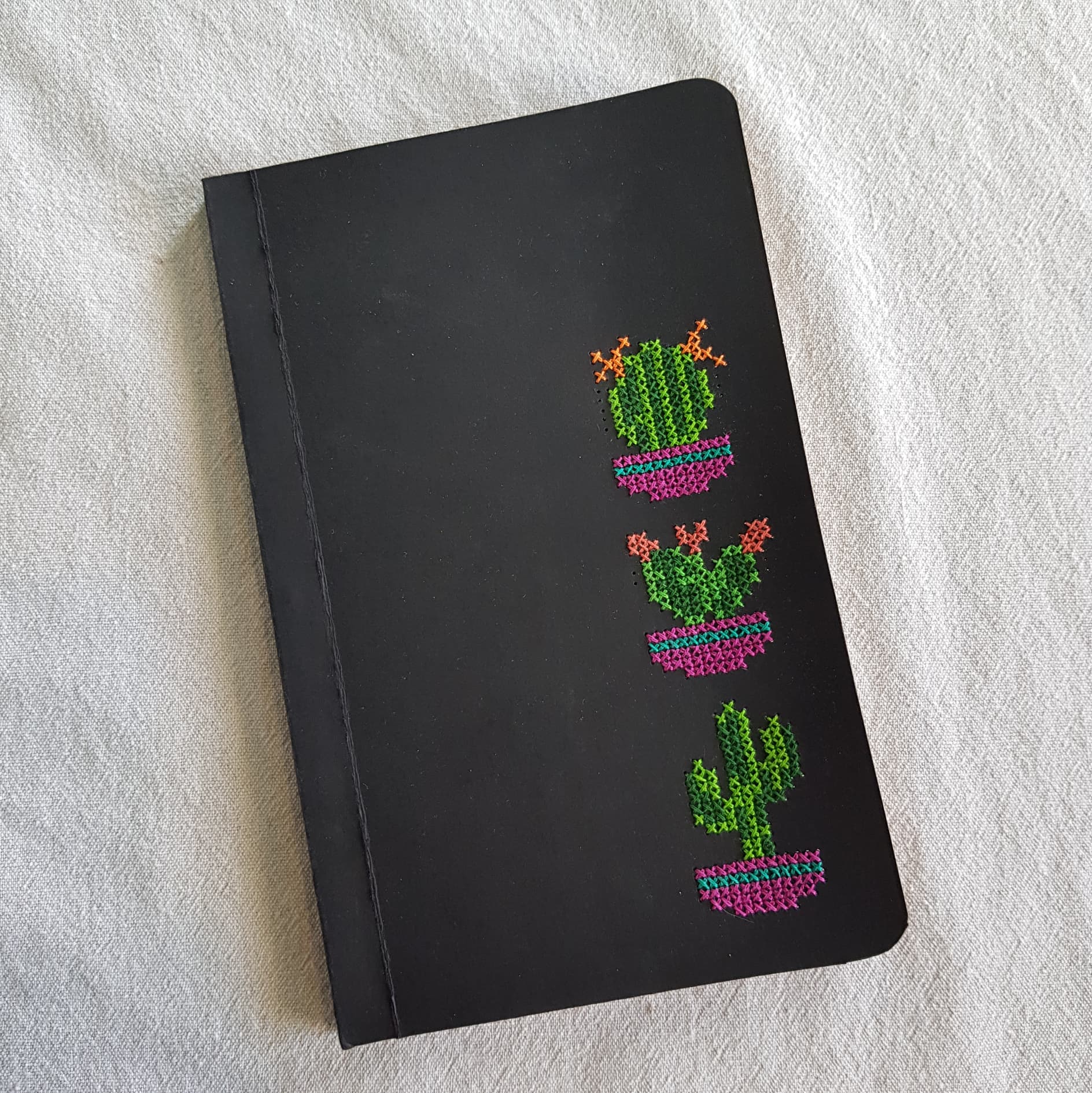 Cuaderno de Cactus Bordados