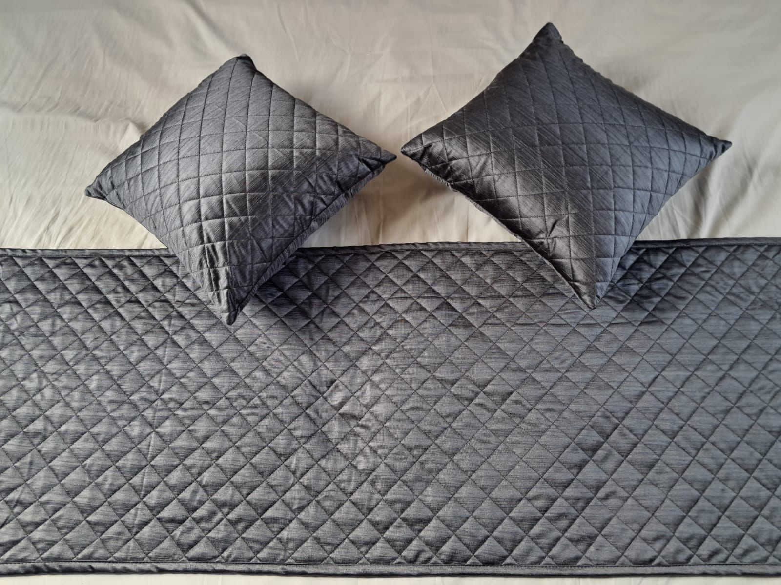 Long Crush Fabric Premium Hotel Bedrunner set
