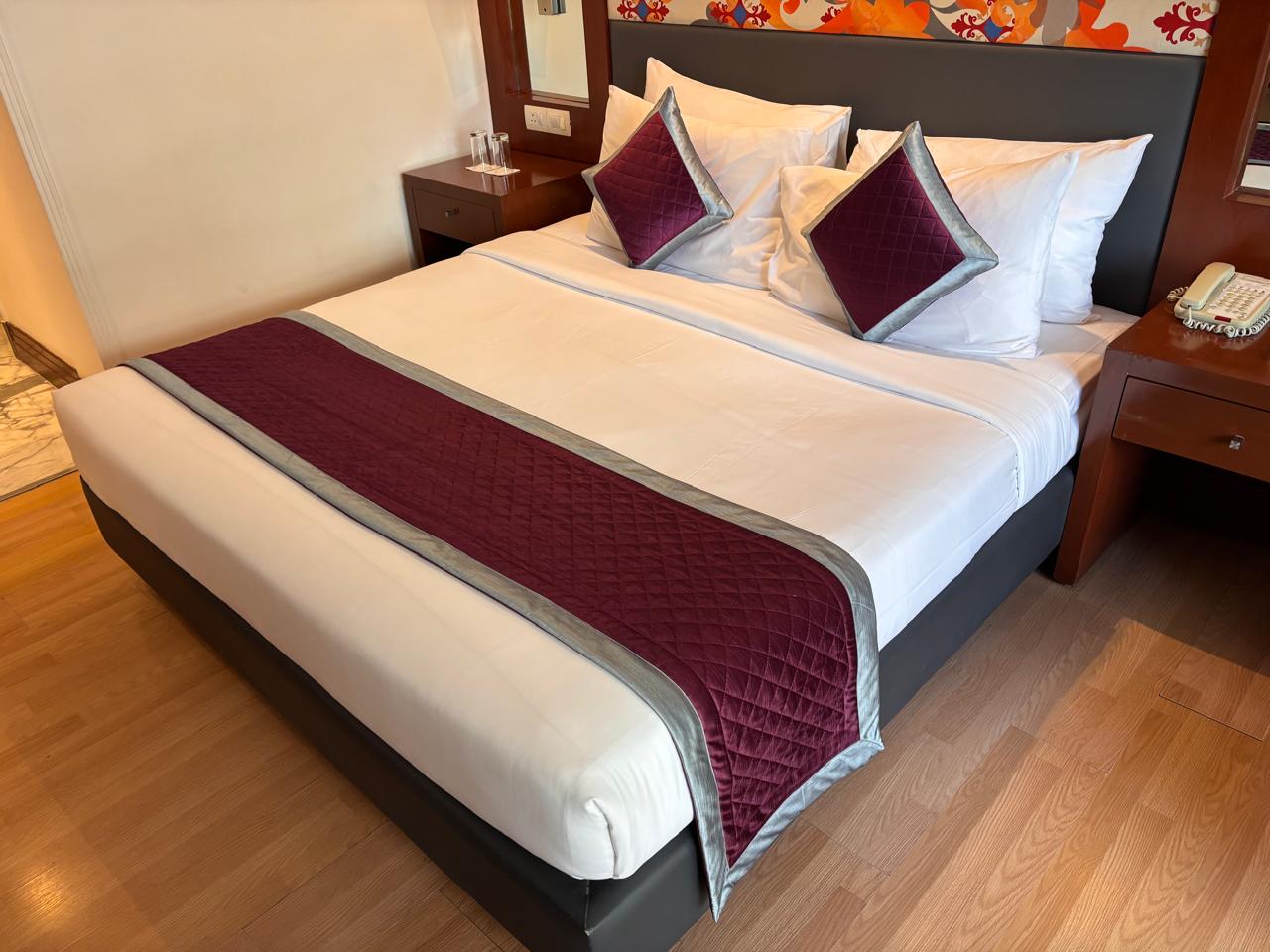 Long Crush Fabric Premium Hotel Bedrunner set