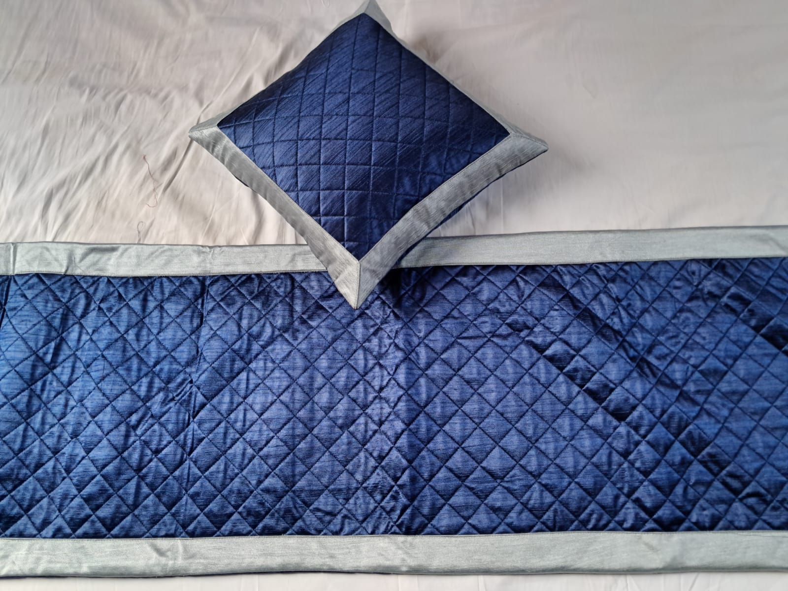 Long Crush Fabric Premium Hotel Bedrunner set
