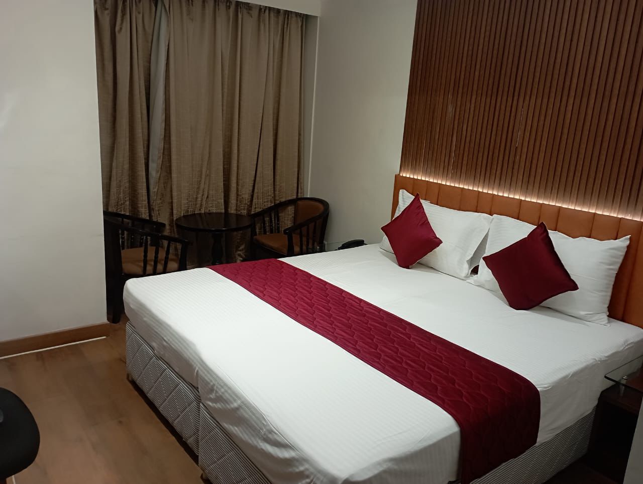 Long Crush Fabric Premium Hotel Bedrunner set
