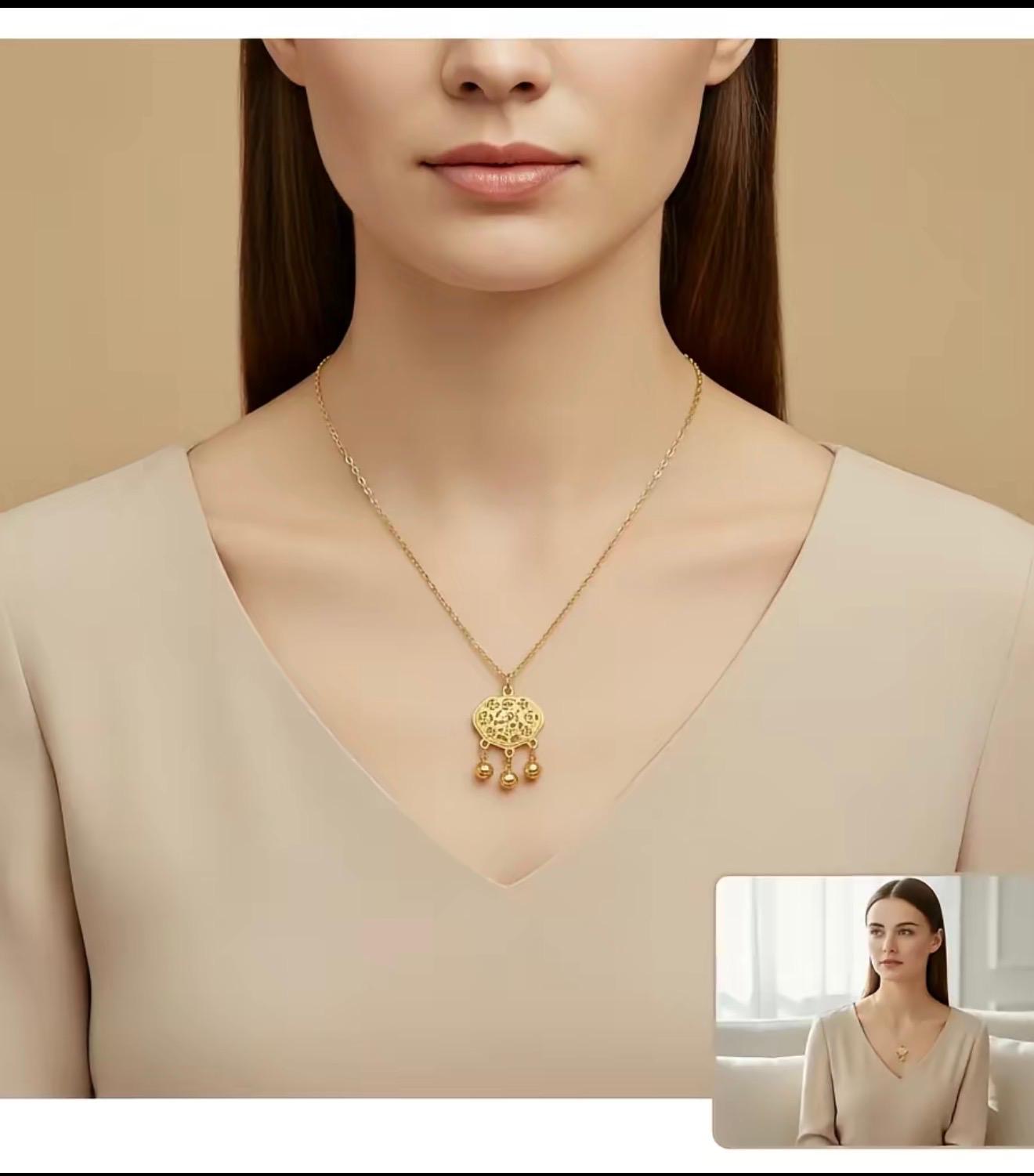 Gold Filigree Pendant Necklace