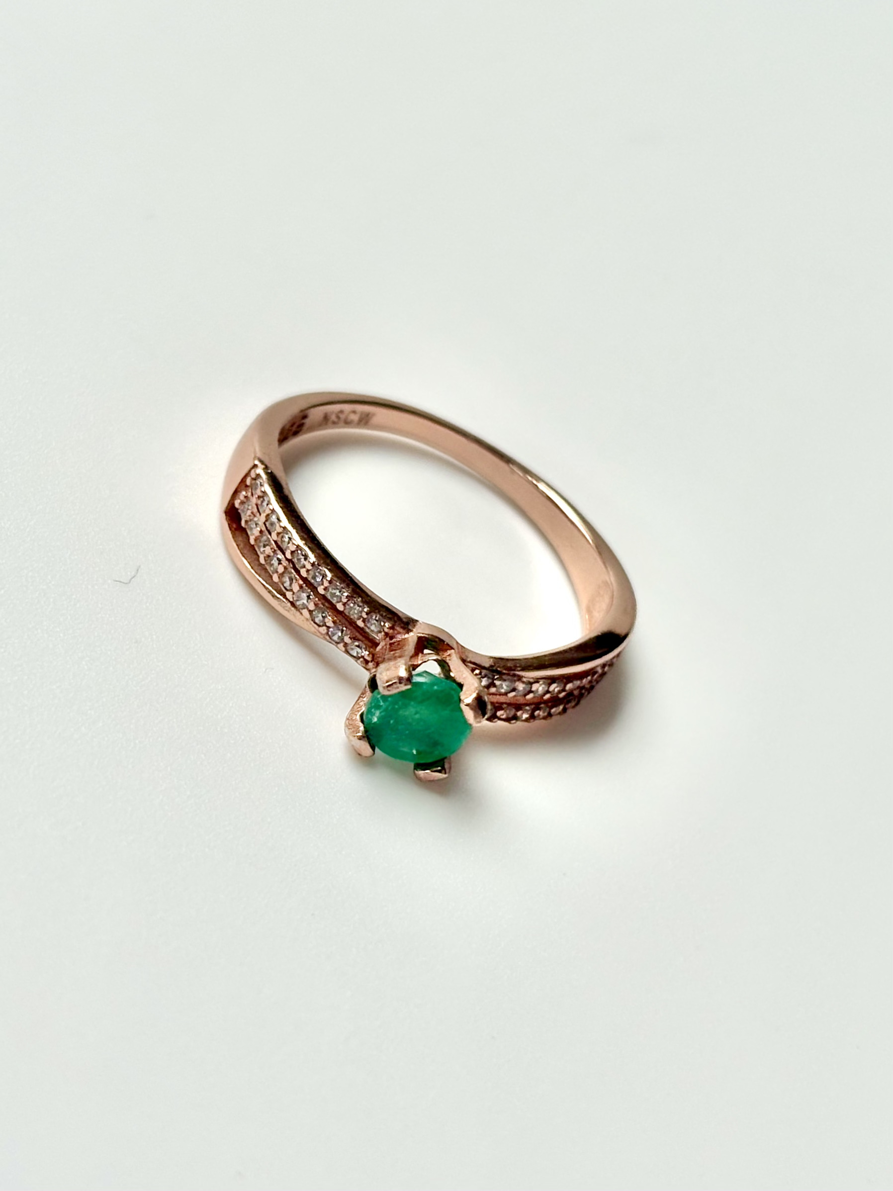 Anillo Esmeralda Con Oro Rosa