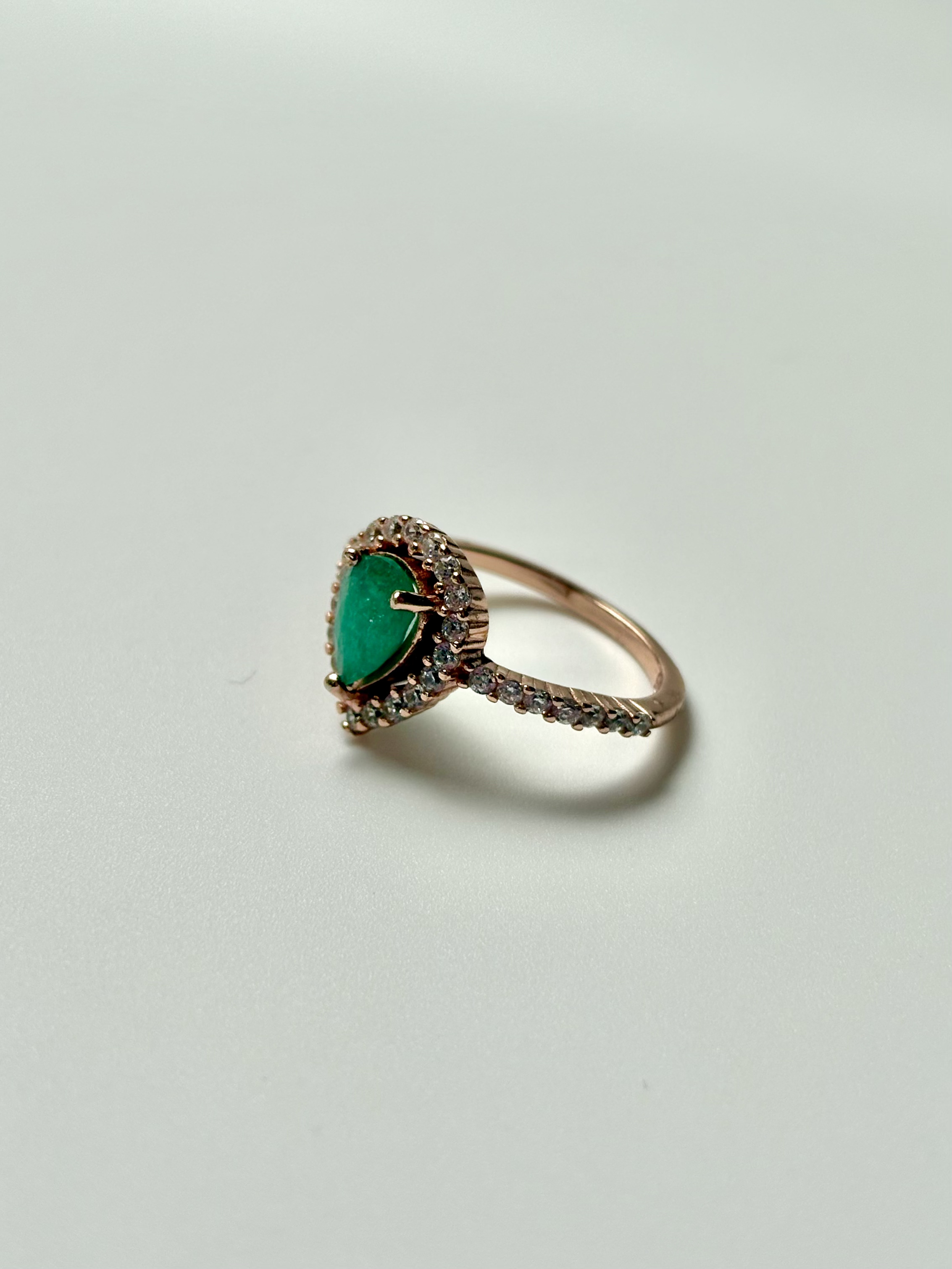 Anillo  Lágrima Esmeralda