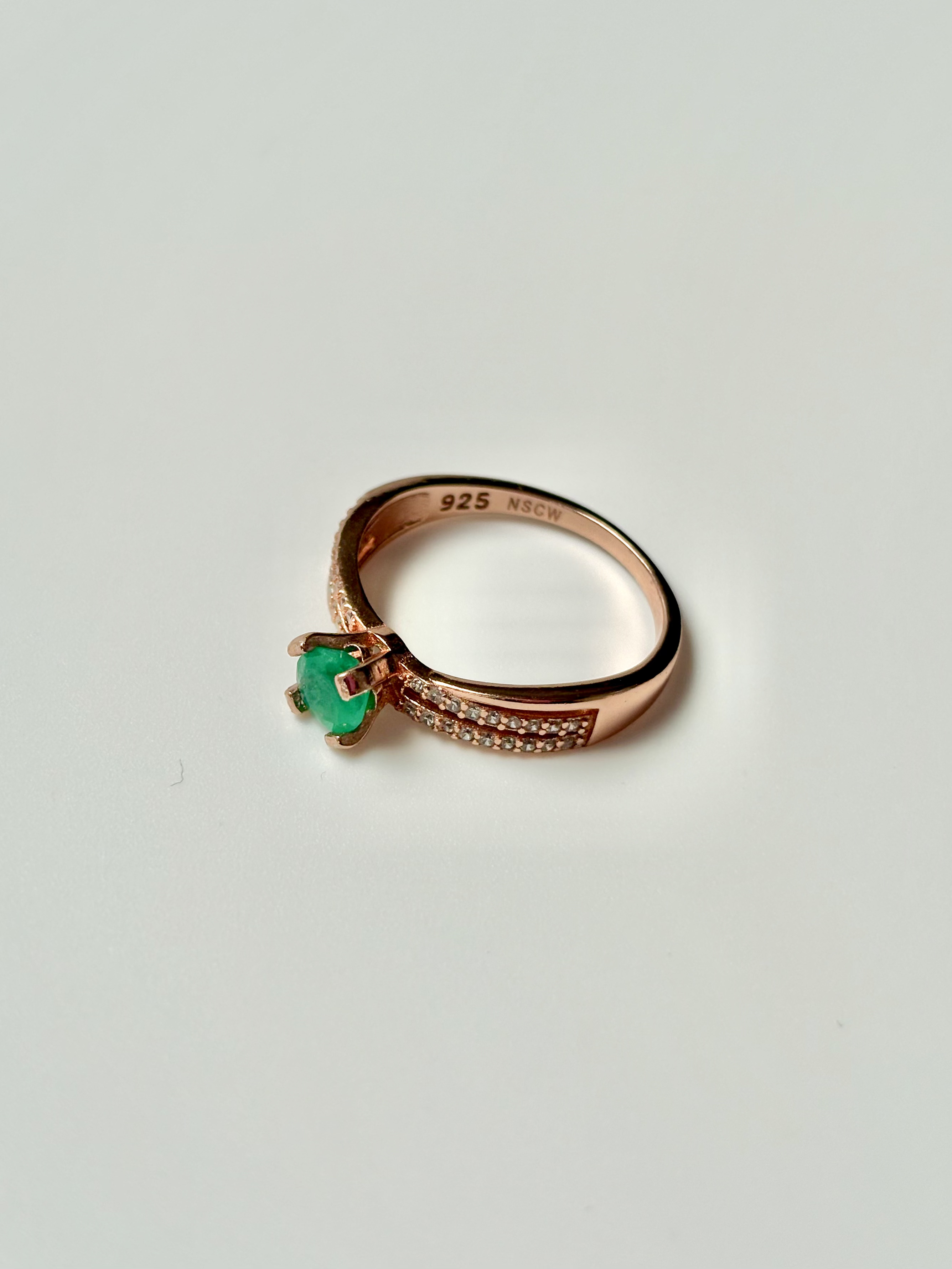 Anillo Esmeralda Con Oro Rosa
