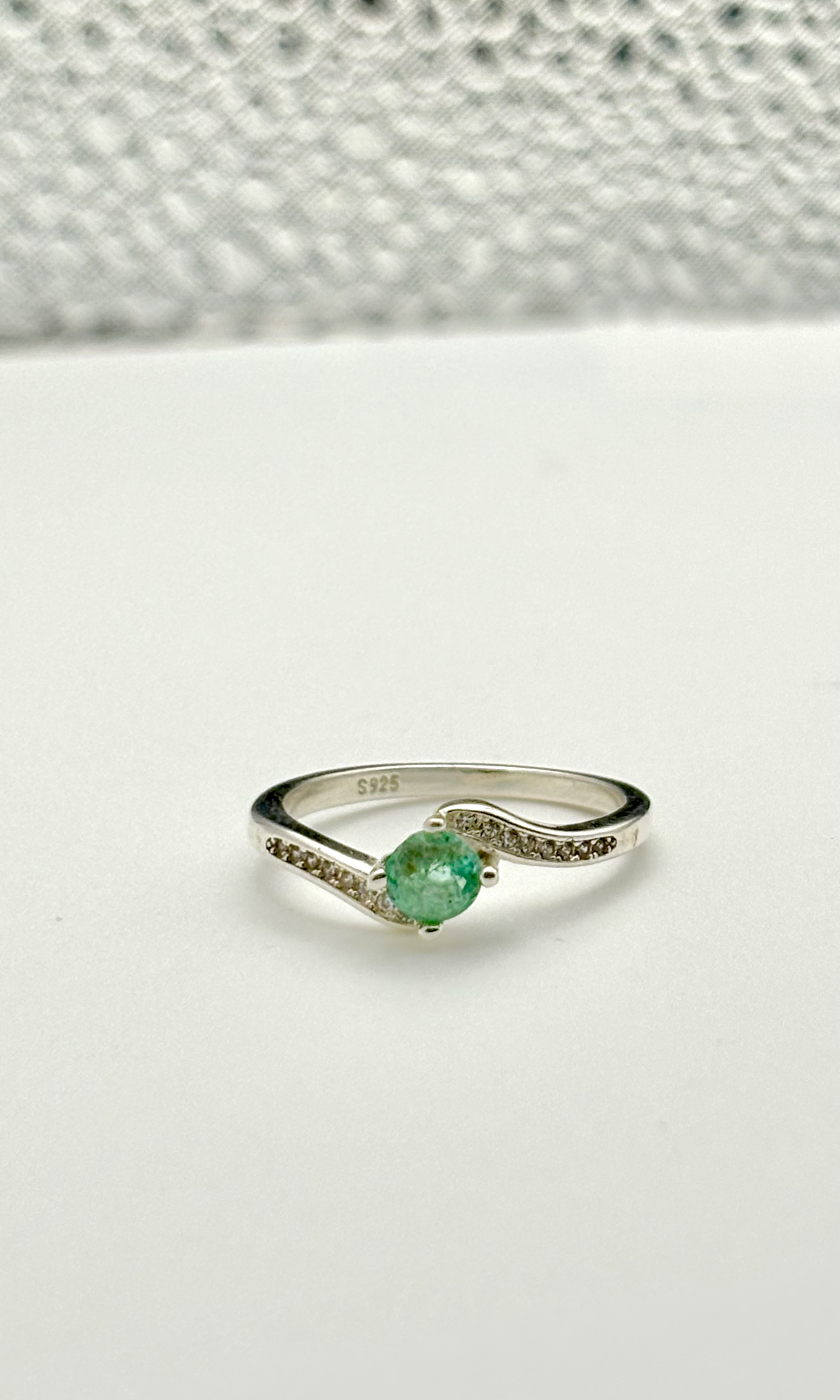 Anillo Esmeralda Y Circones - Plata