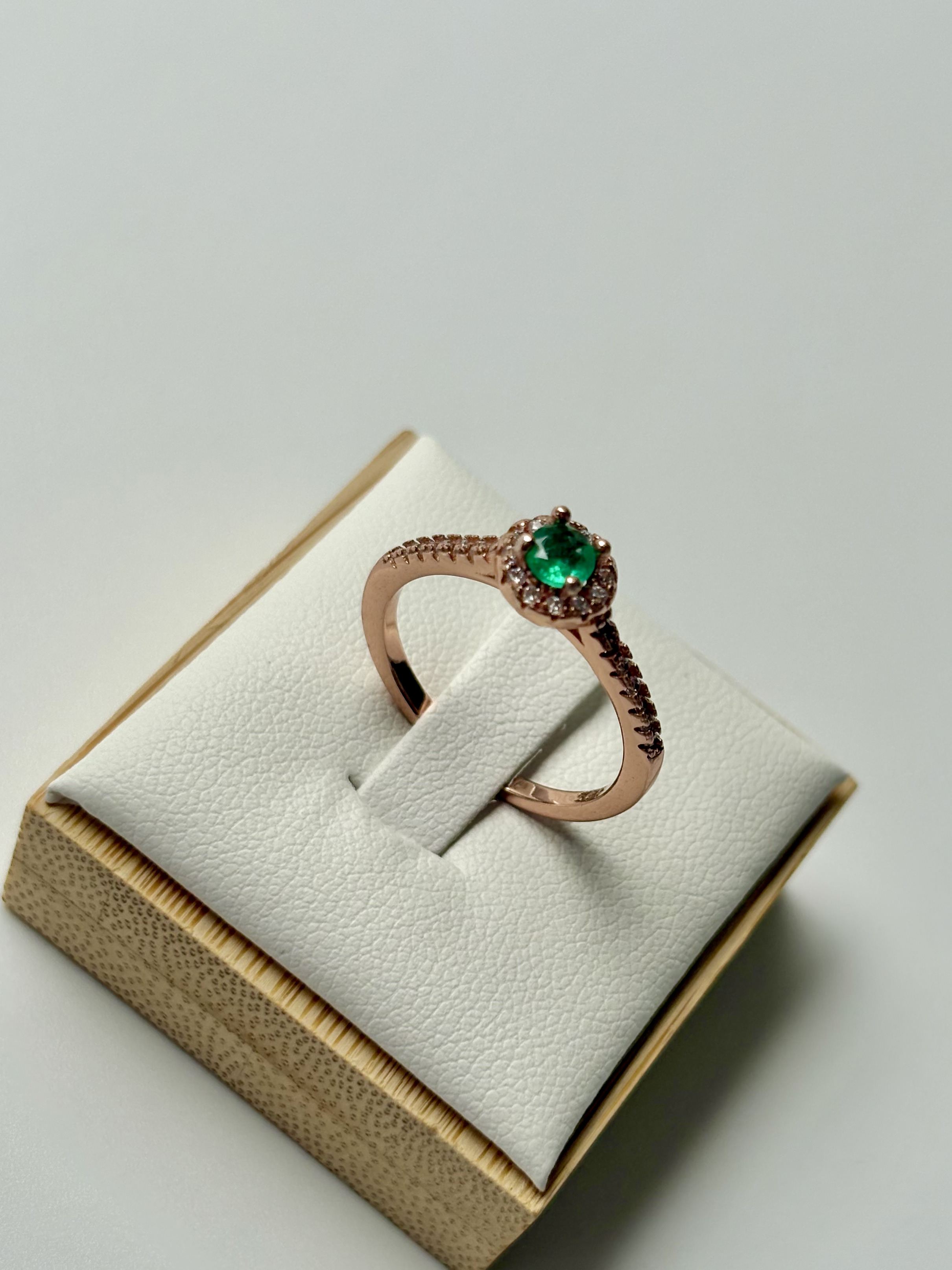 Anillo Esmeralda Y Circones