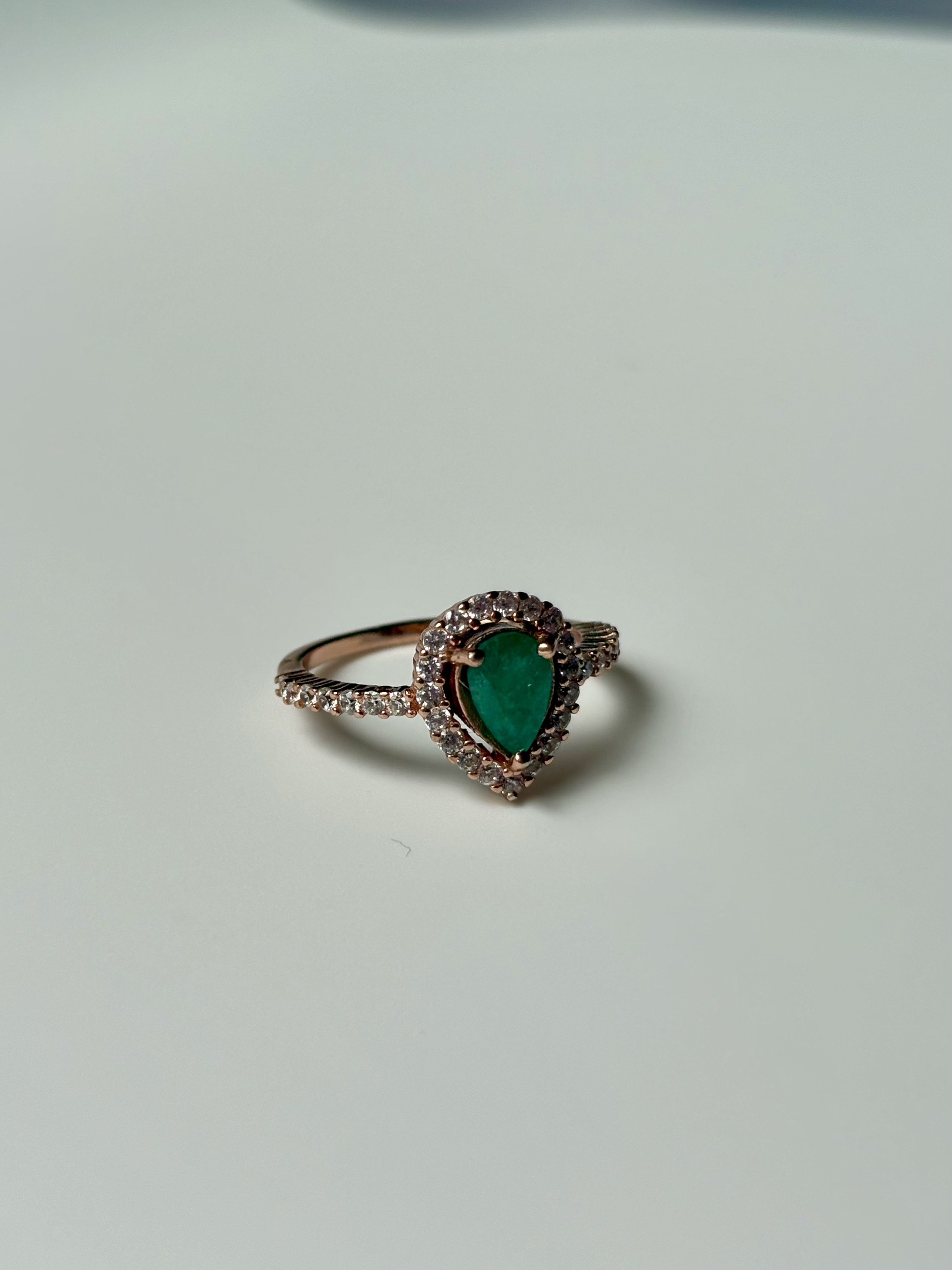 Anillo  Lágrima Esmeralda