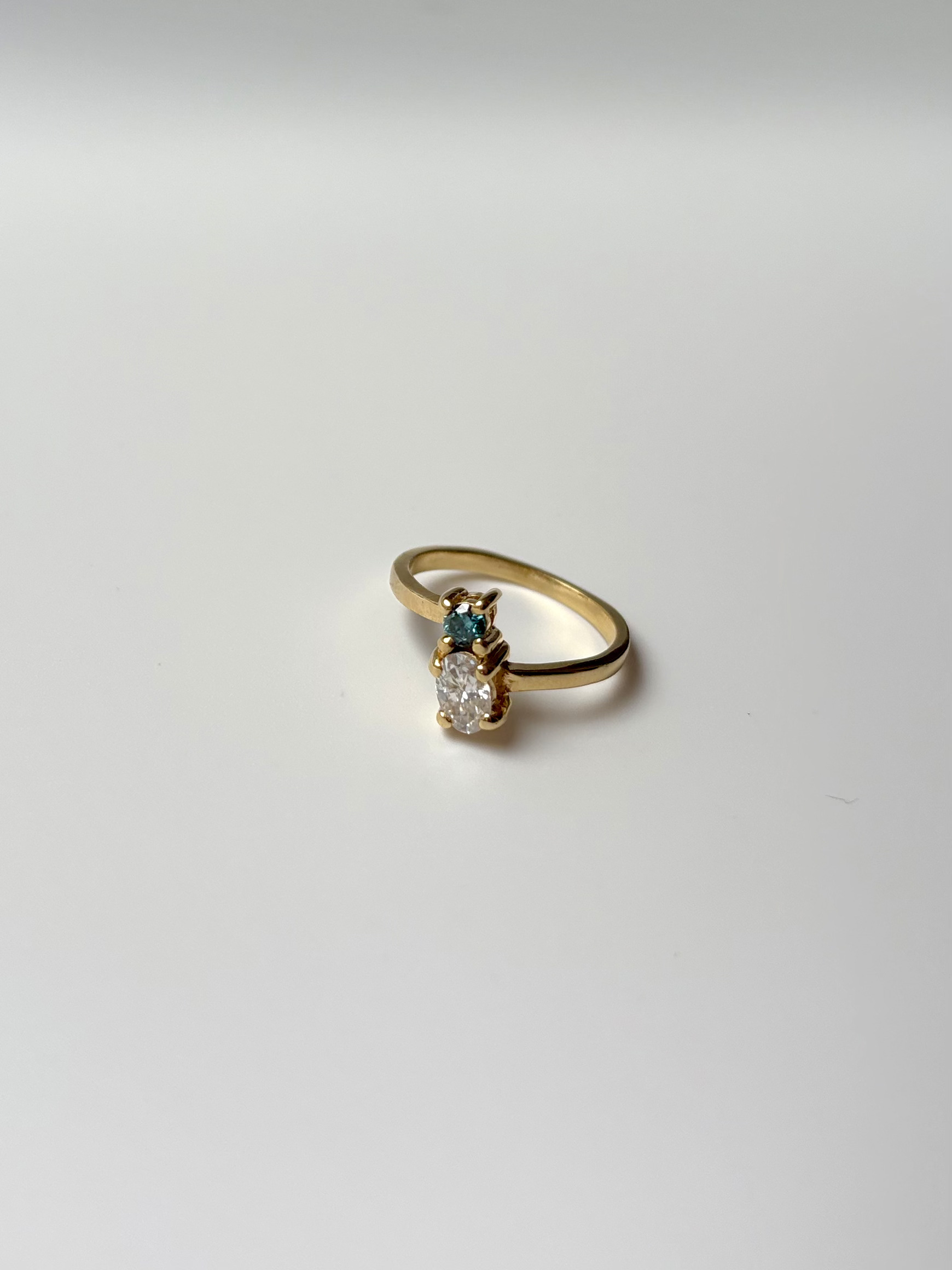 Anillo de Diamante Azul