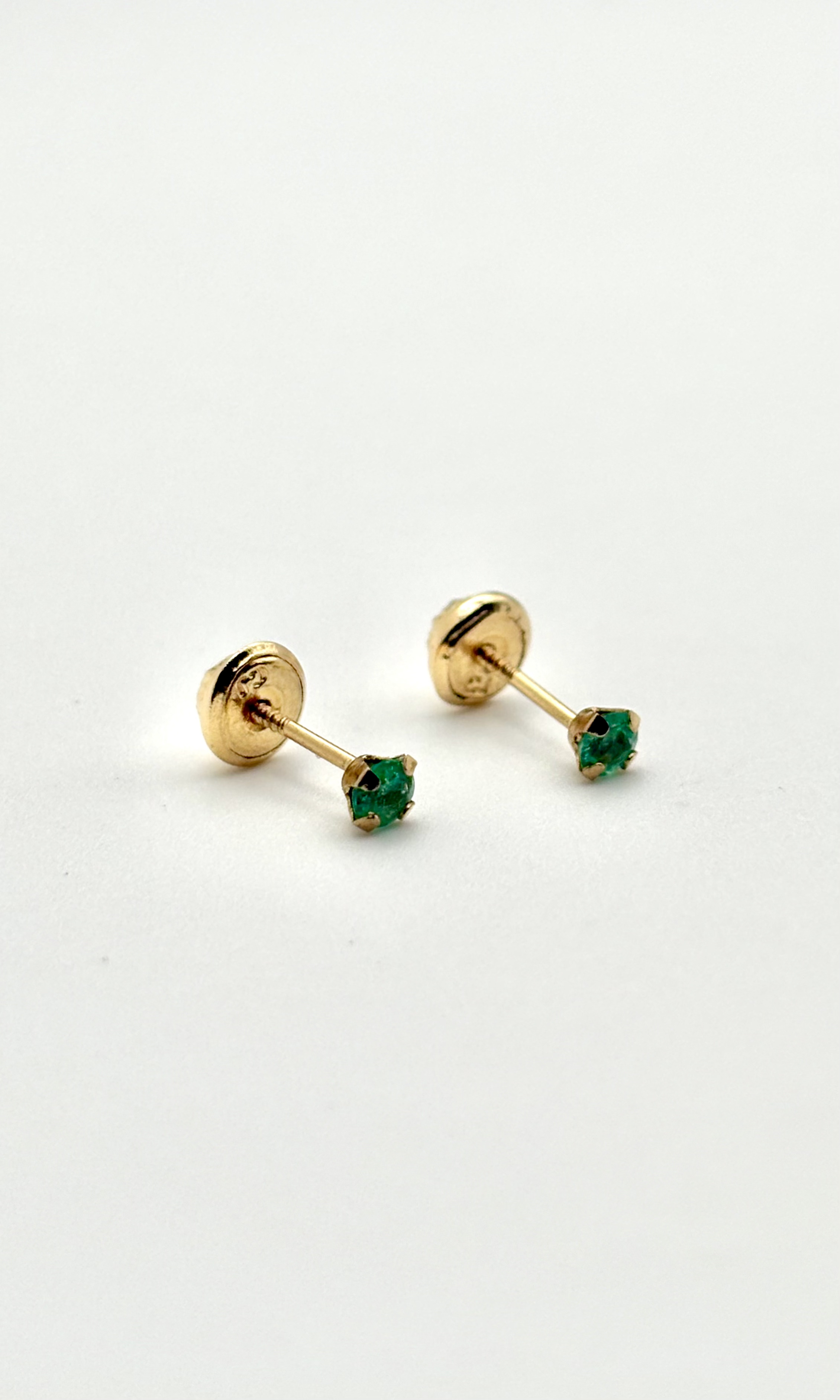 Topos En Oro Con Esmeralda