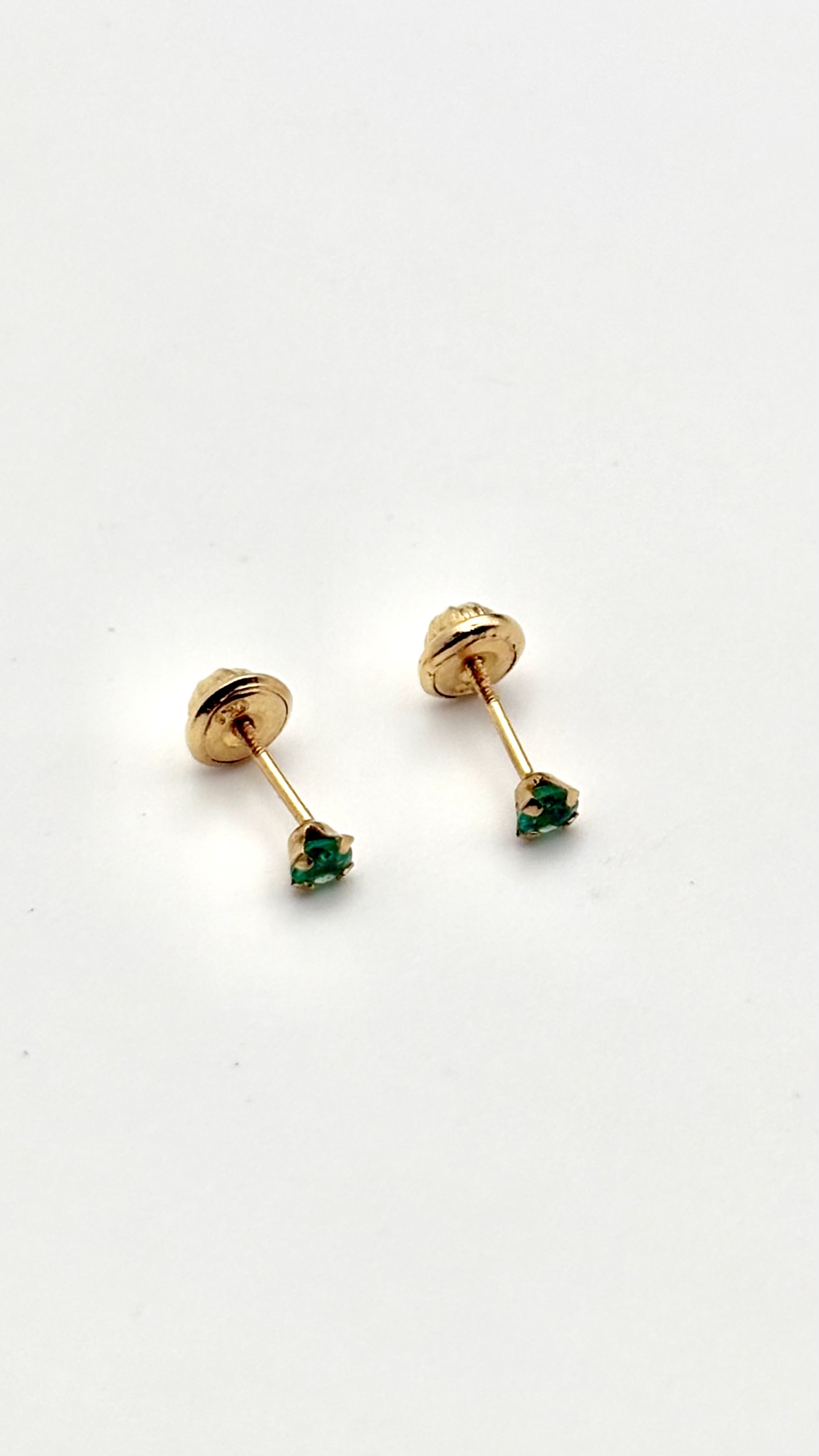 Topos En Oro Con Esmeralda