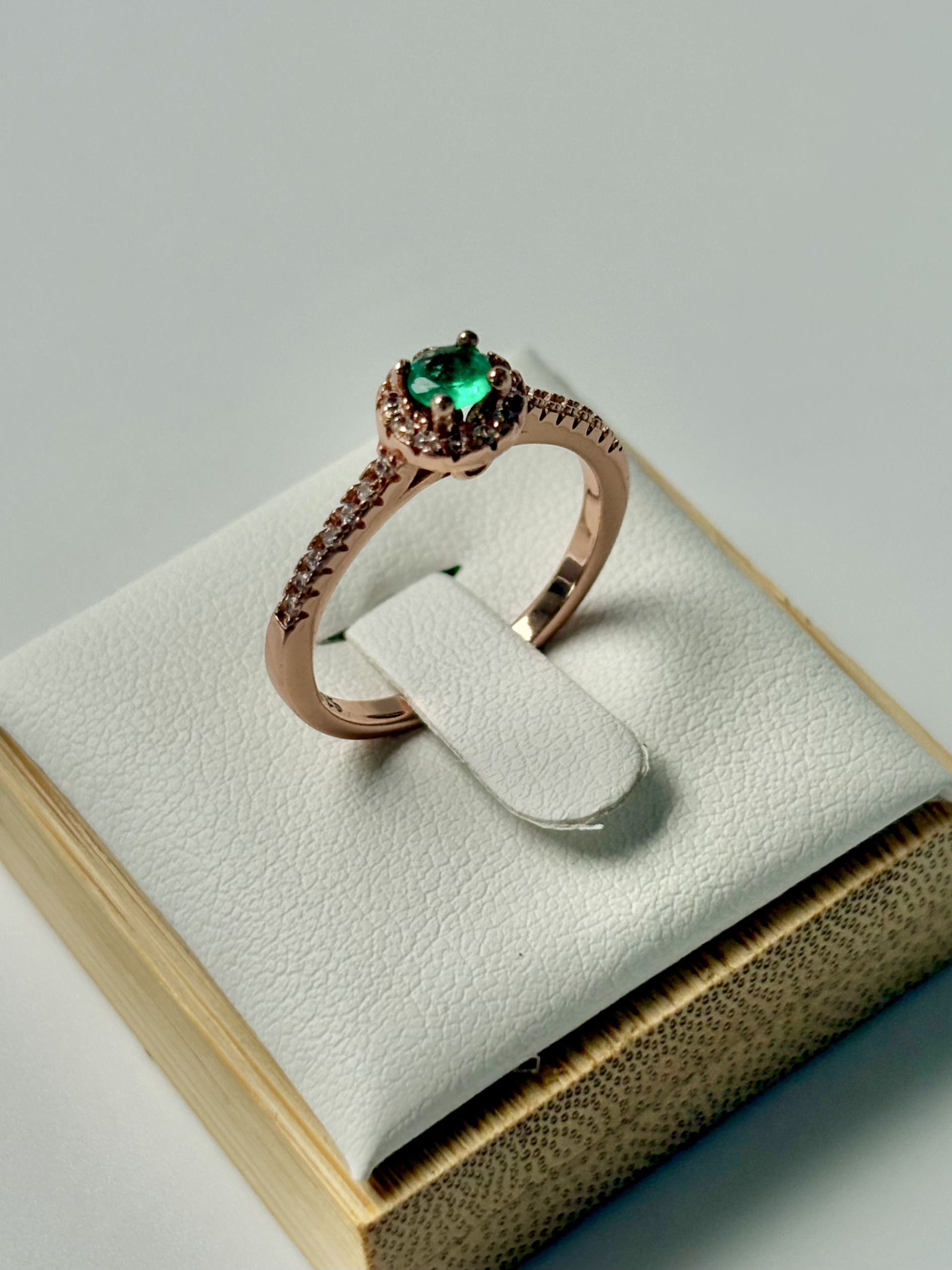 Anillo Esmeralda Y Circones