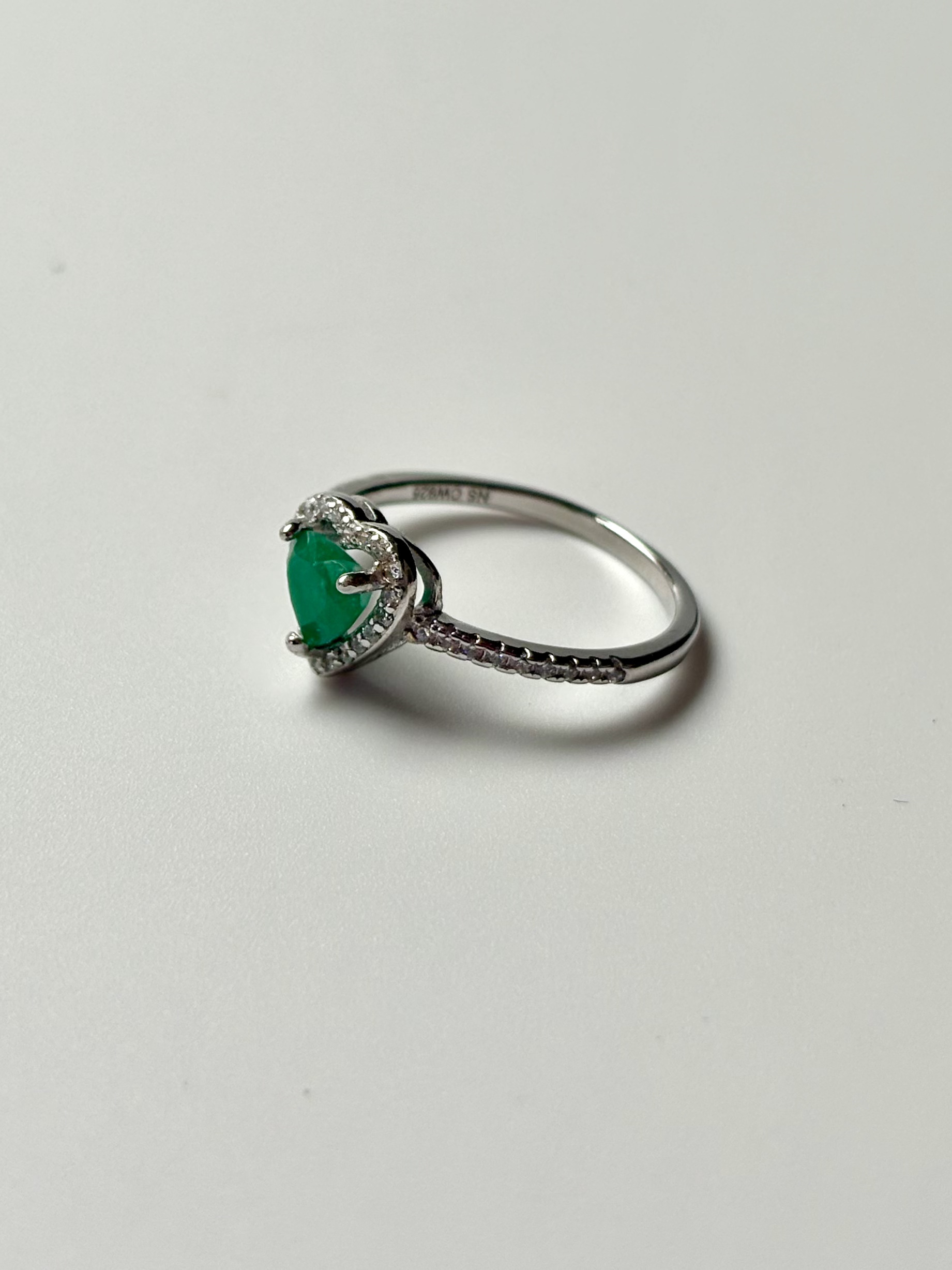 Anillo Esmeralda Corazón -Plata