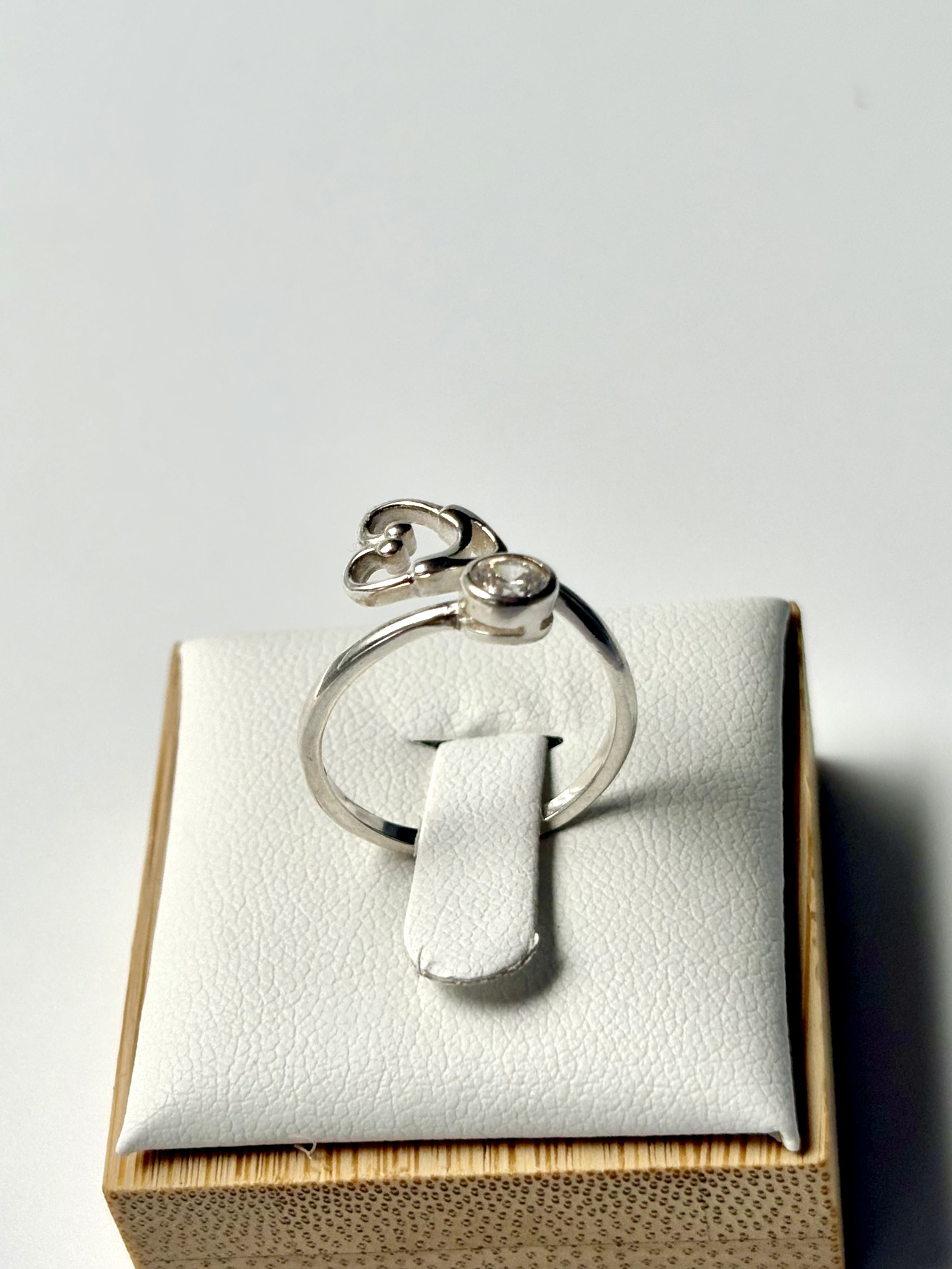 Anillo Fonendo Con Circón