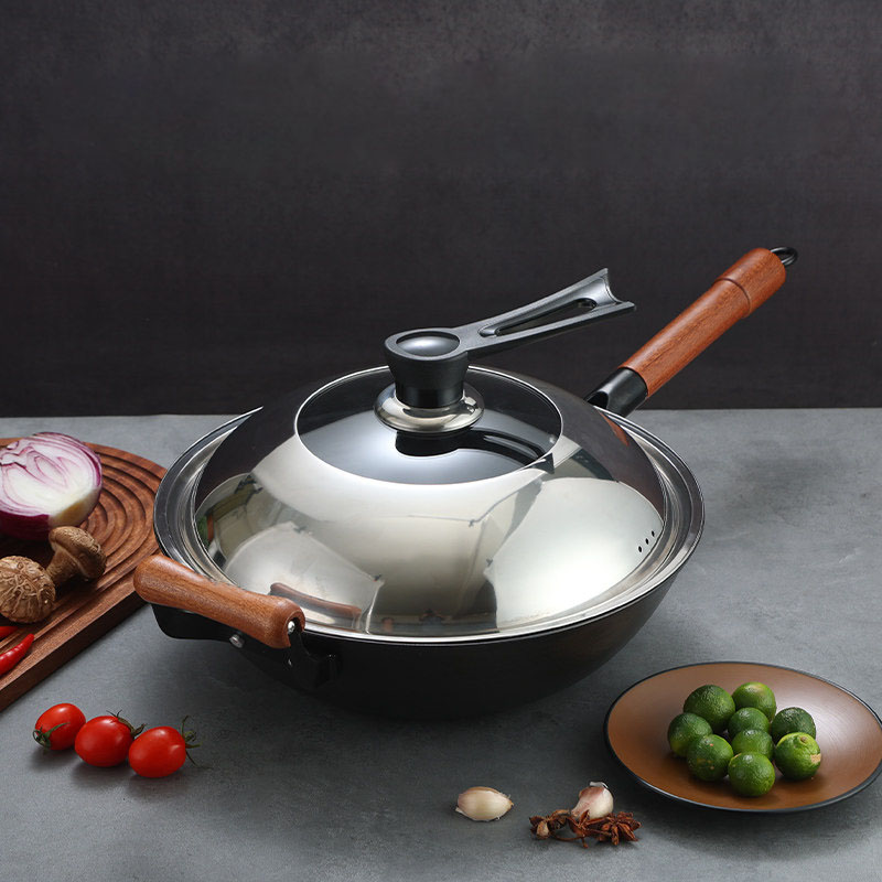 Soyuen Pre-Seasoned 13.4" Lightweight Cast Iron Wok