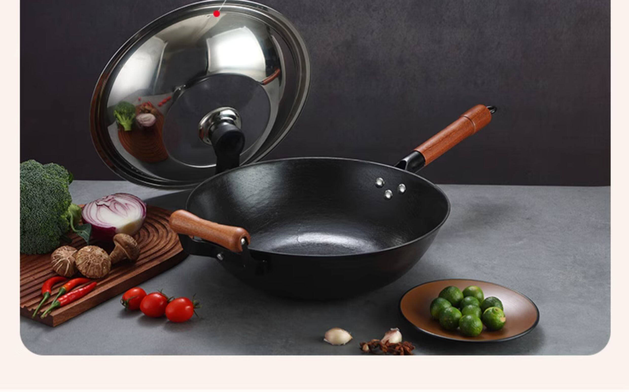 Soyuen Pre-Seasoned 13.4" Lightweight Cast Iron Wok