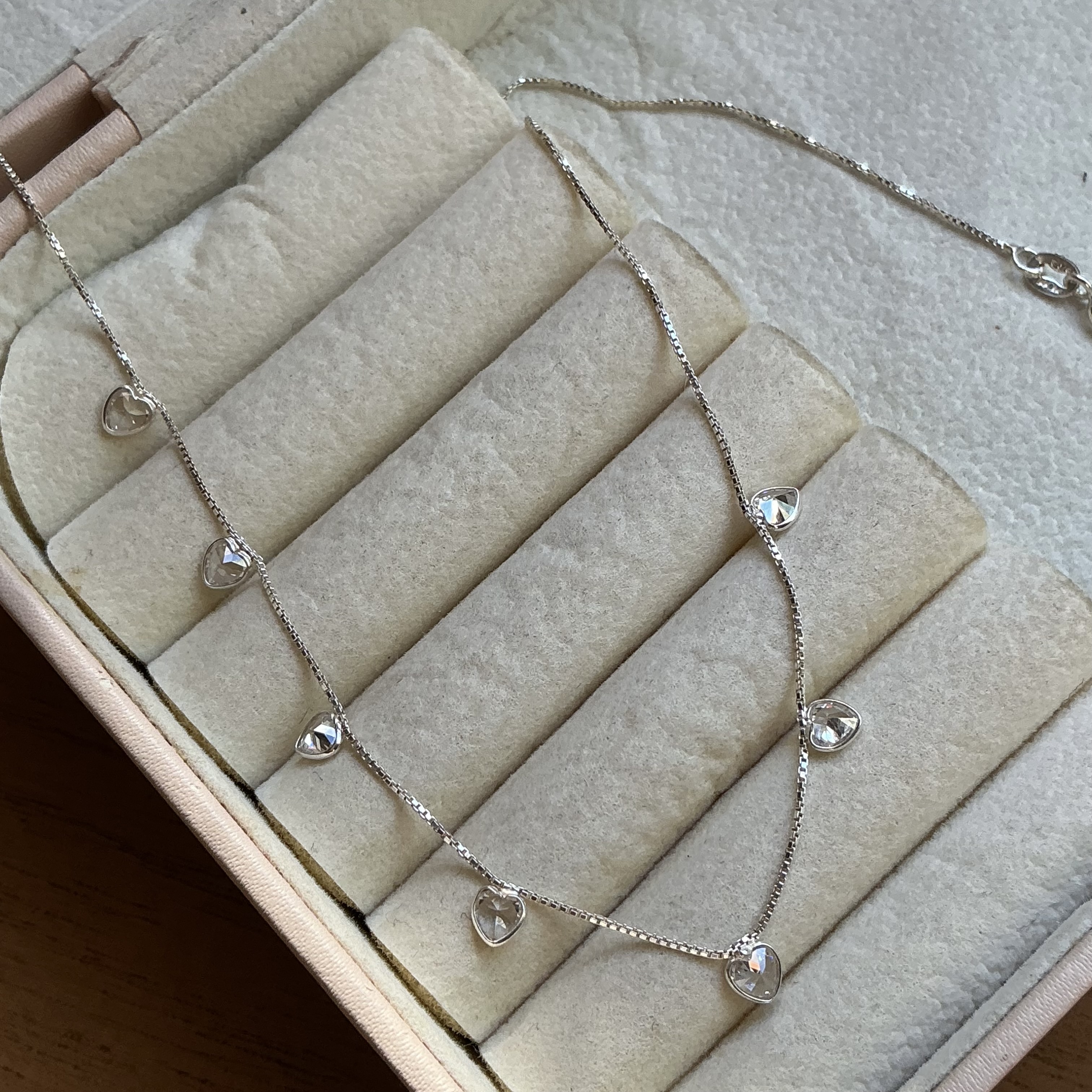Choker de Prata com Pingentes de Coração