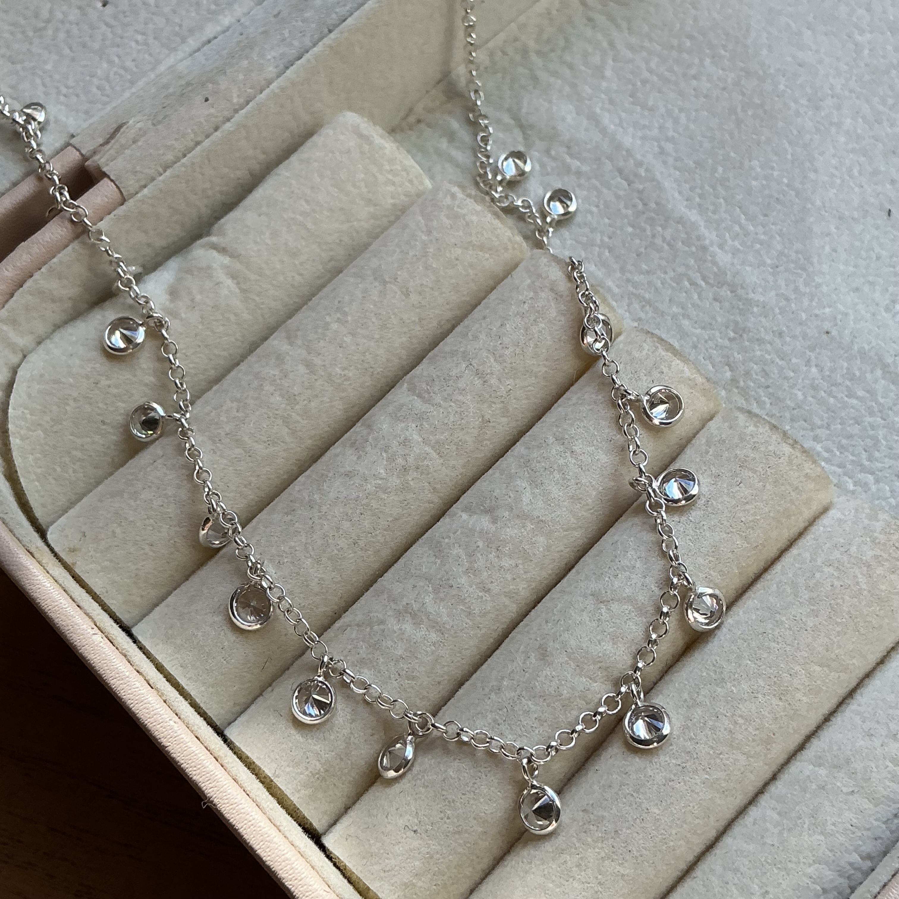 Choker Prata com Pingentes