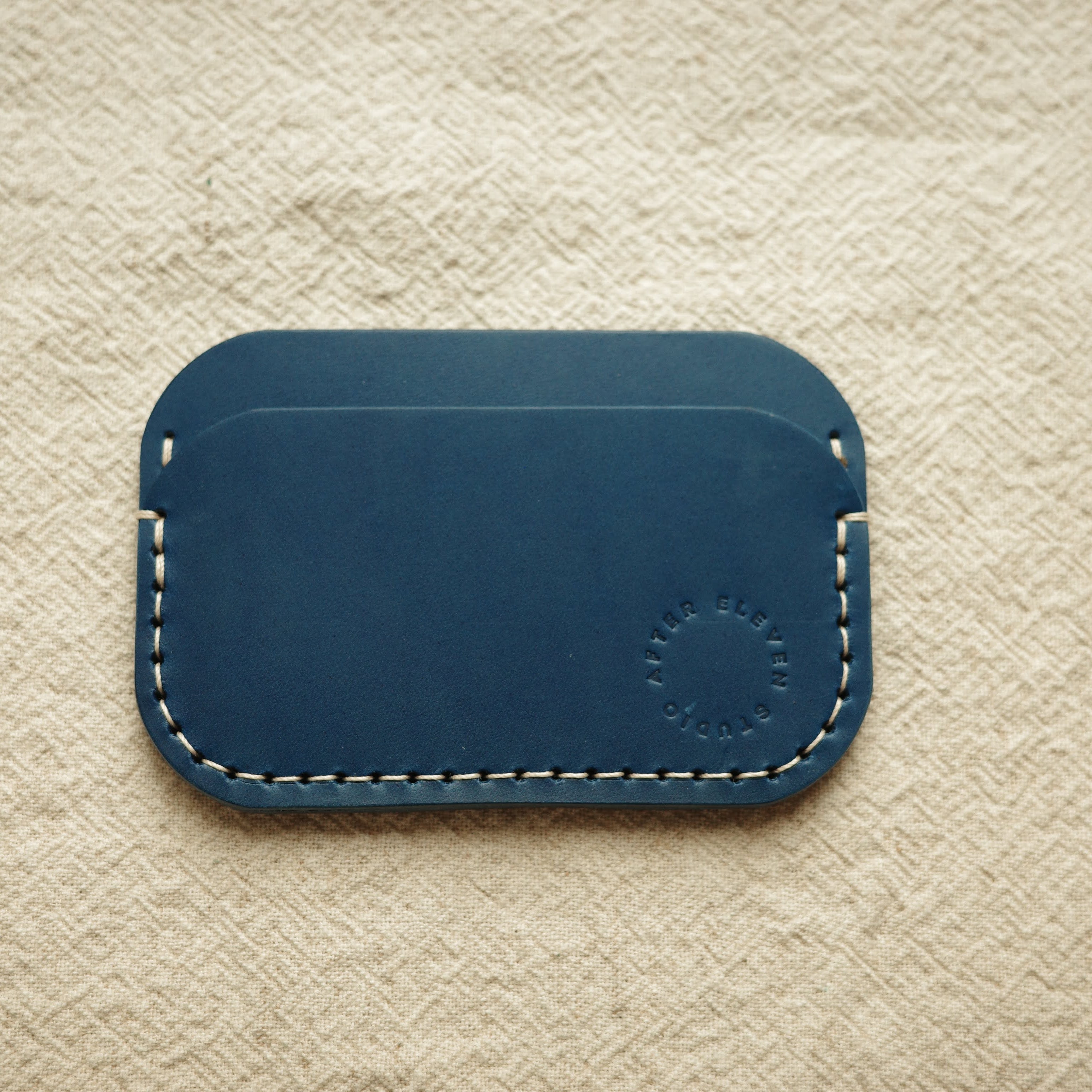 Kaira card holder
