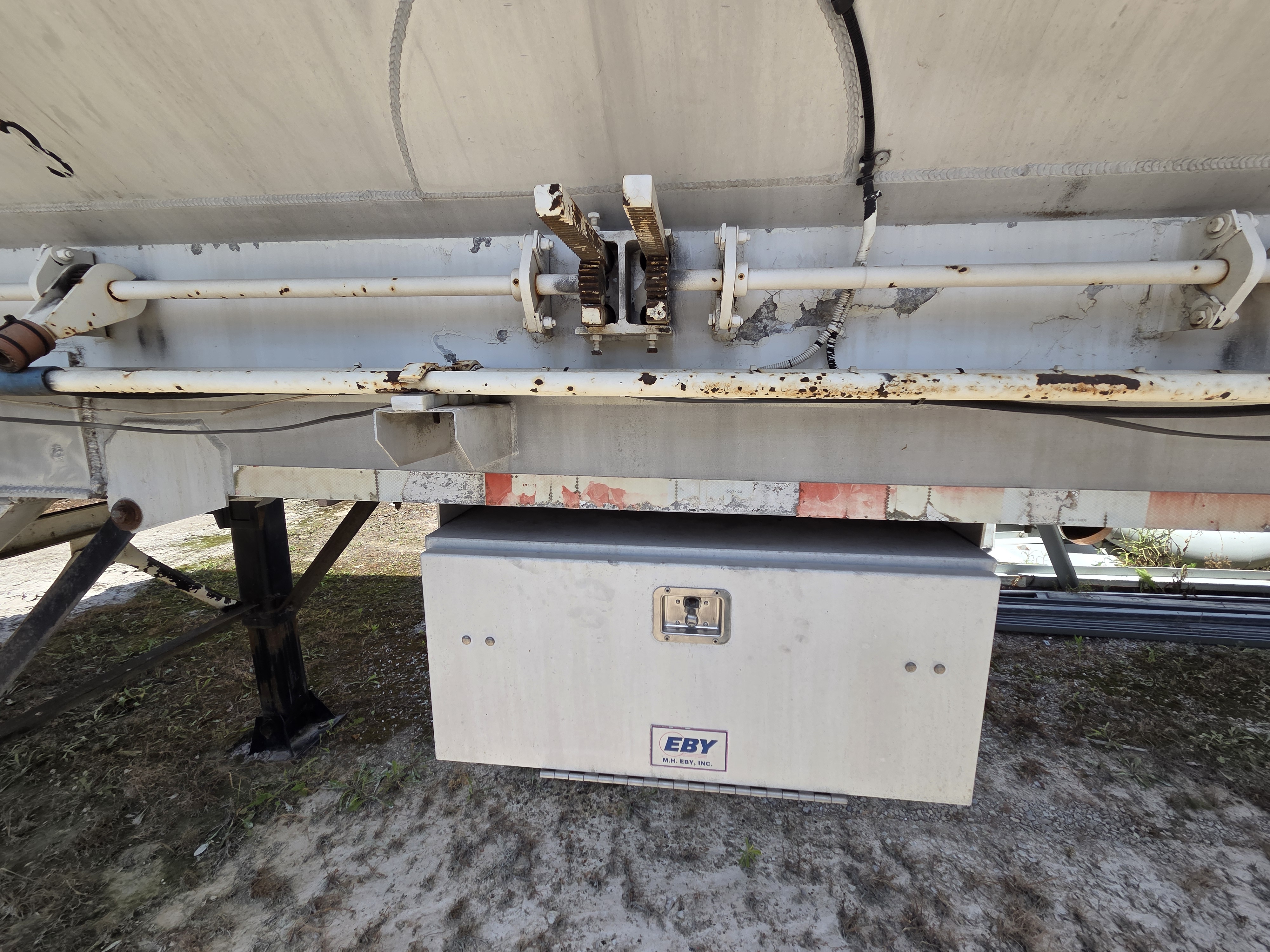 Ledwell Bulk Feed Trailer
