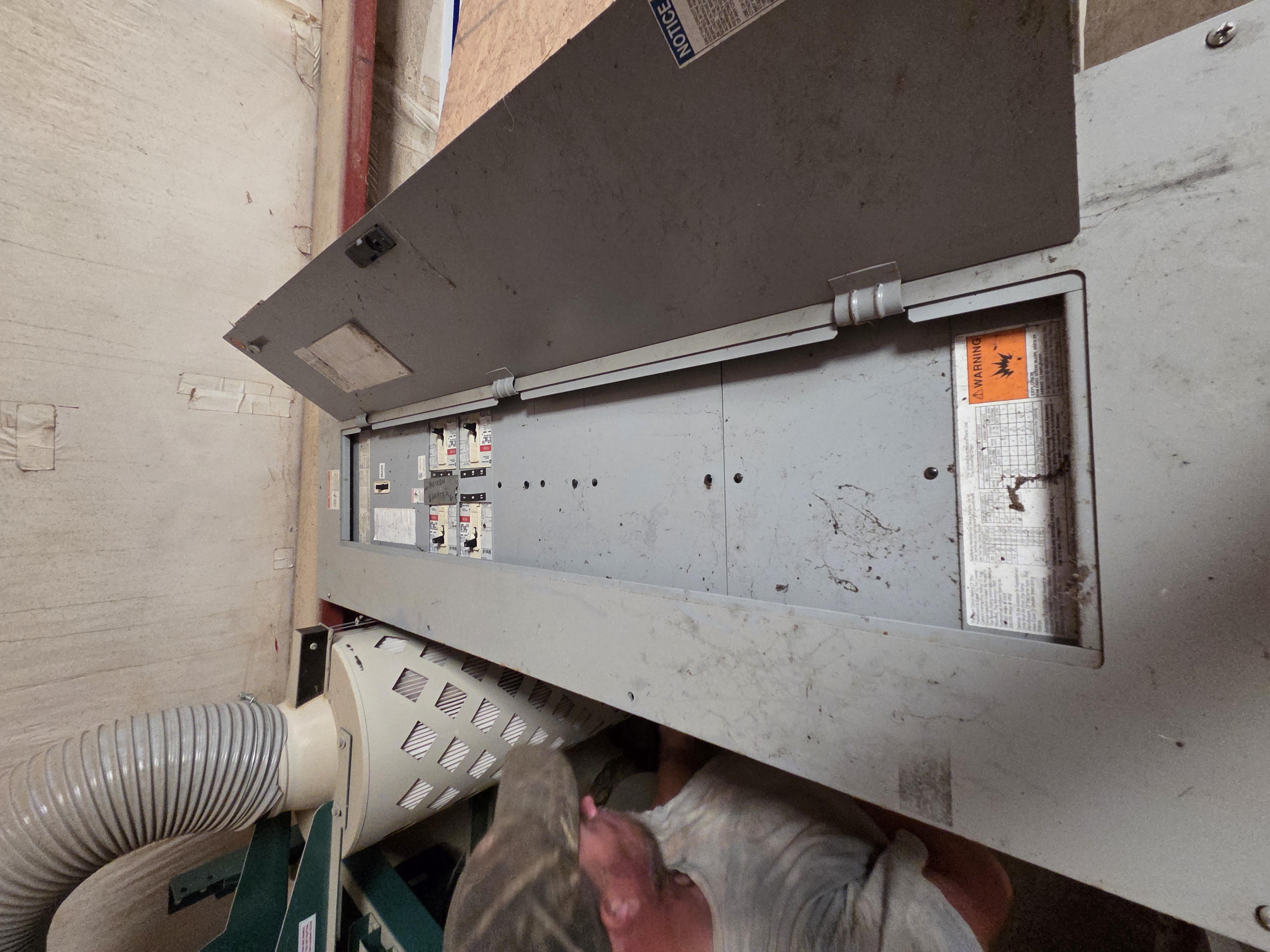 Cutler-Hammer 3 Phase Breaker Panel (200 amp service)