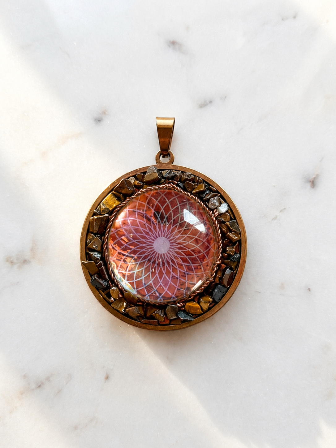 Pendentif Mandala en Verre Holographique et Pierre Naturelle Oeil De Tigre