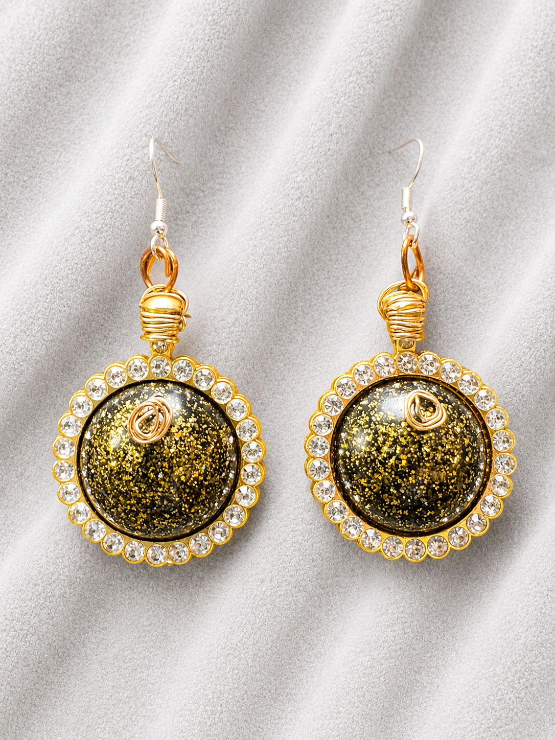 Boucles d'Oreilles Éclat Royal – Cuivre, Bordure Décorative et Résine Époxy